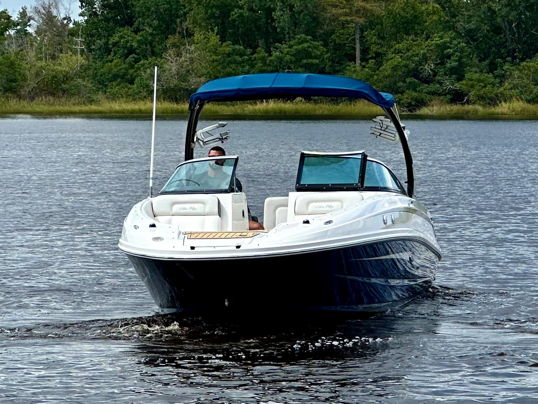 2012 Sea Ray 240 Sundeck