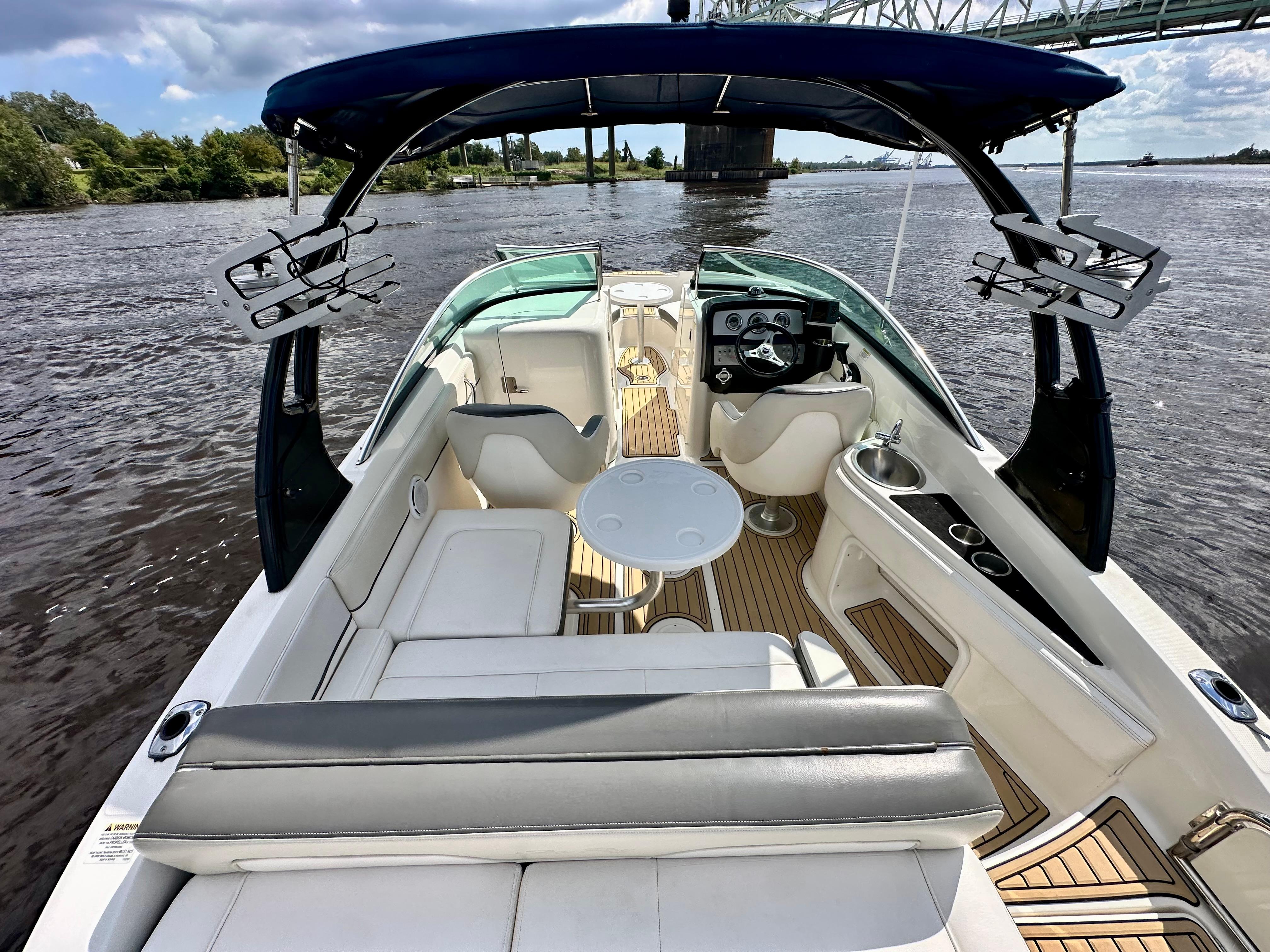 2012 Sea Ray 240 Sundeck