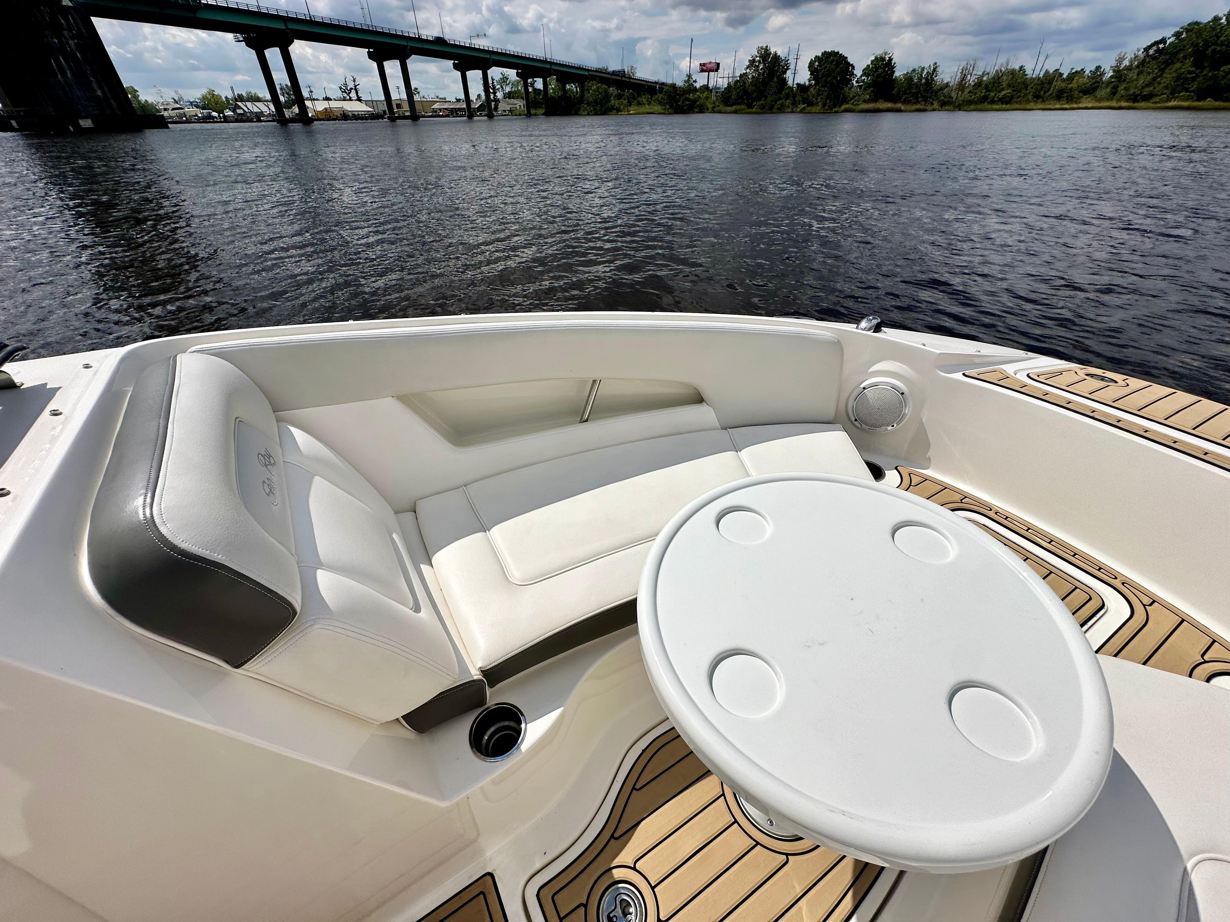 2012 Sea Ray 240 Sundeck