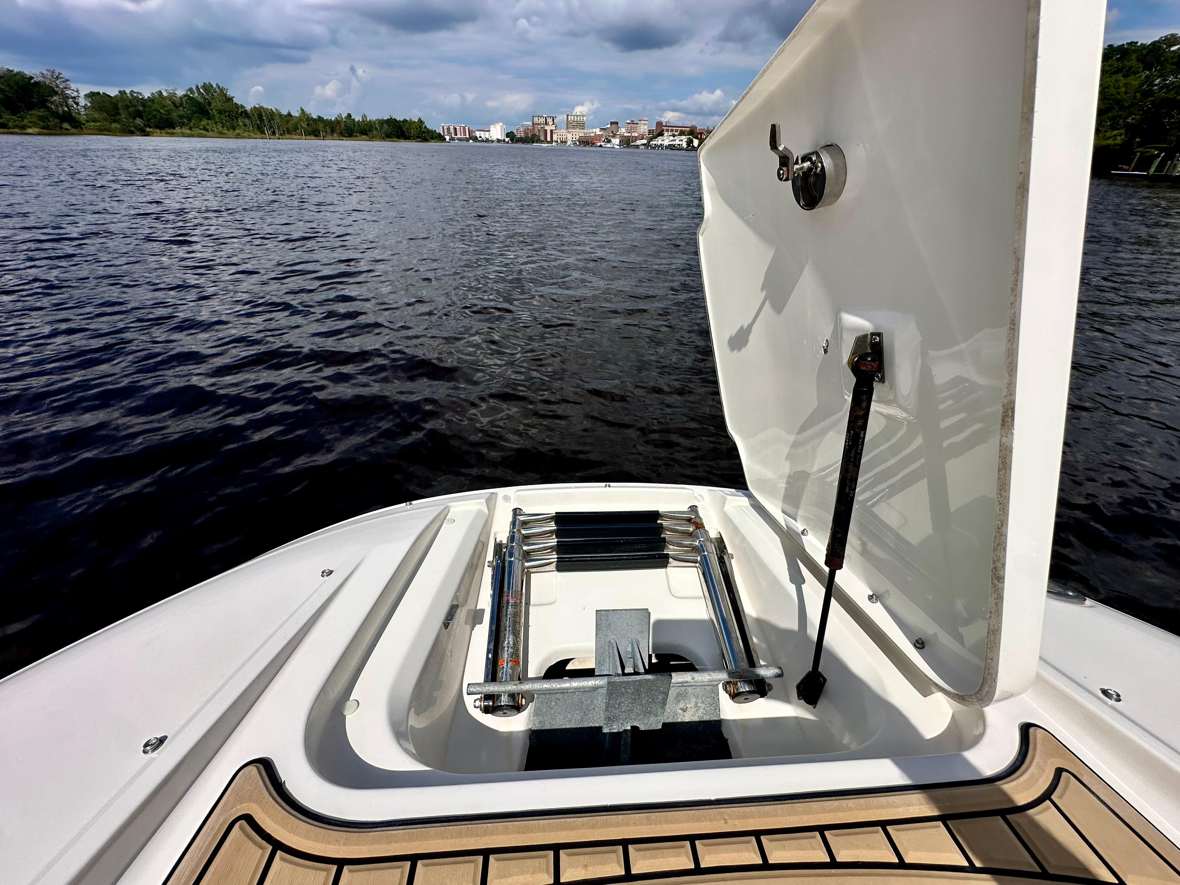 2012 Sea Ray 240 Sundeck