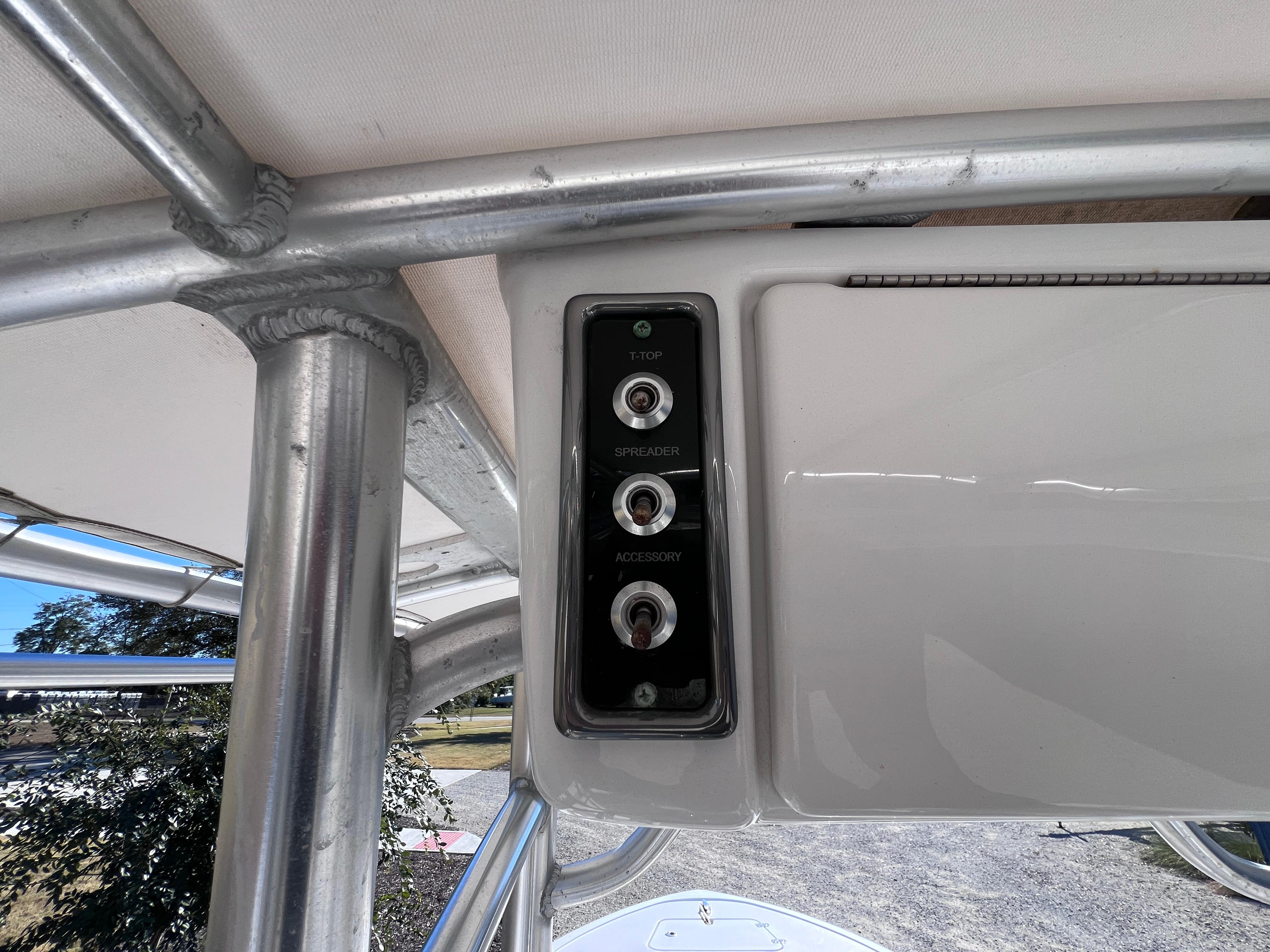 2019 Sportsman Open 212 Center Console