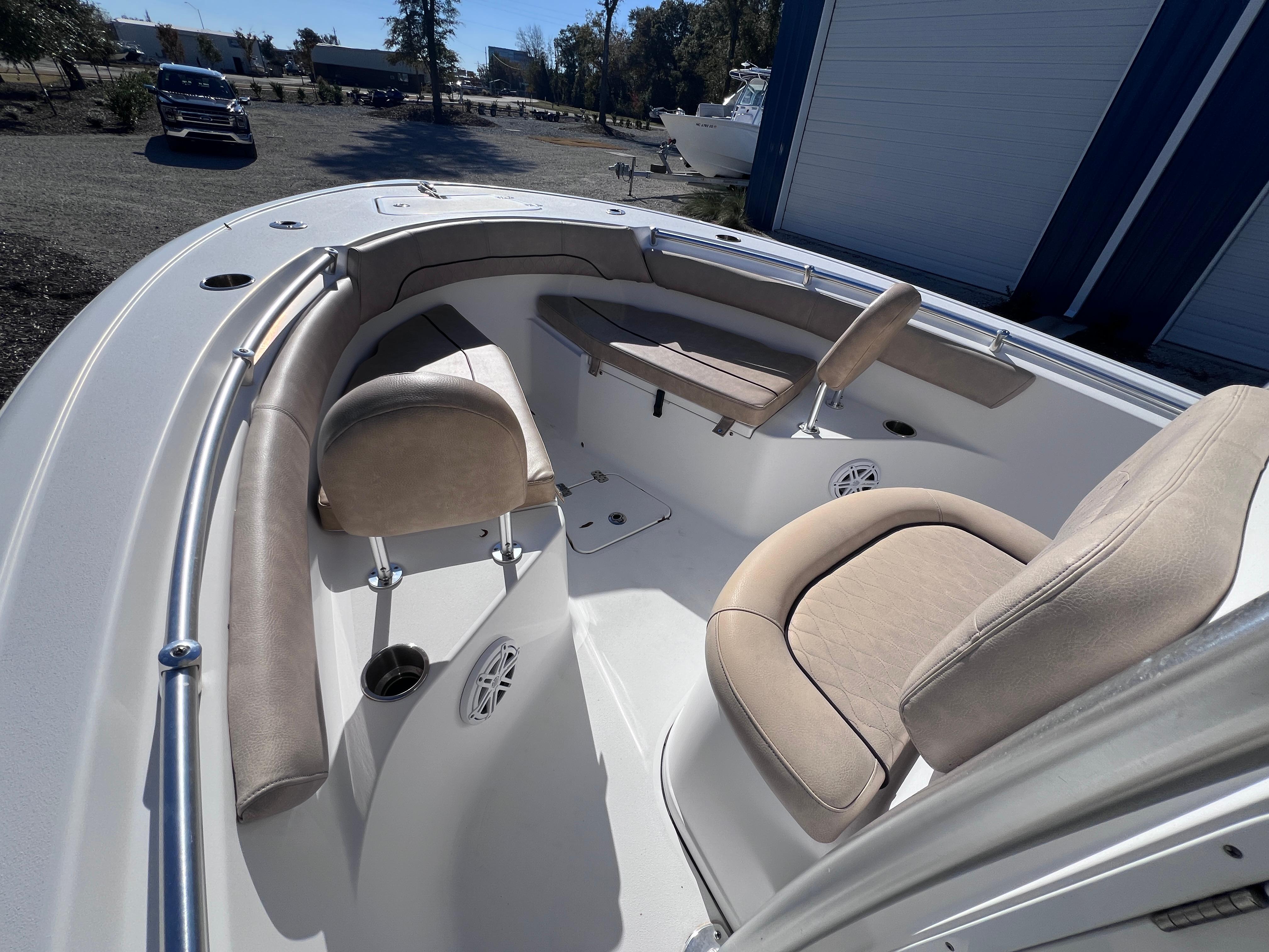 2019 Sportsman Open 212 Center Console