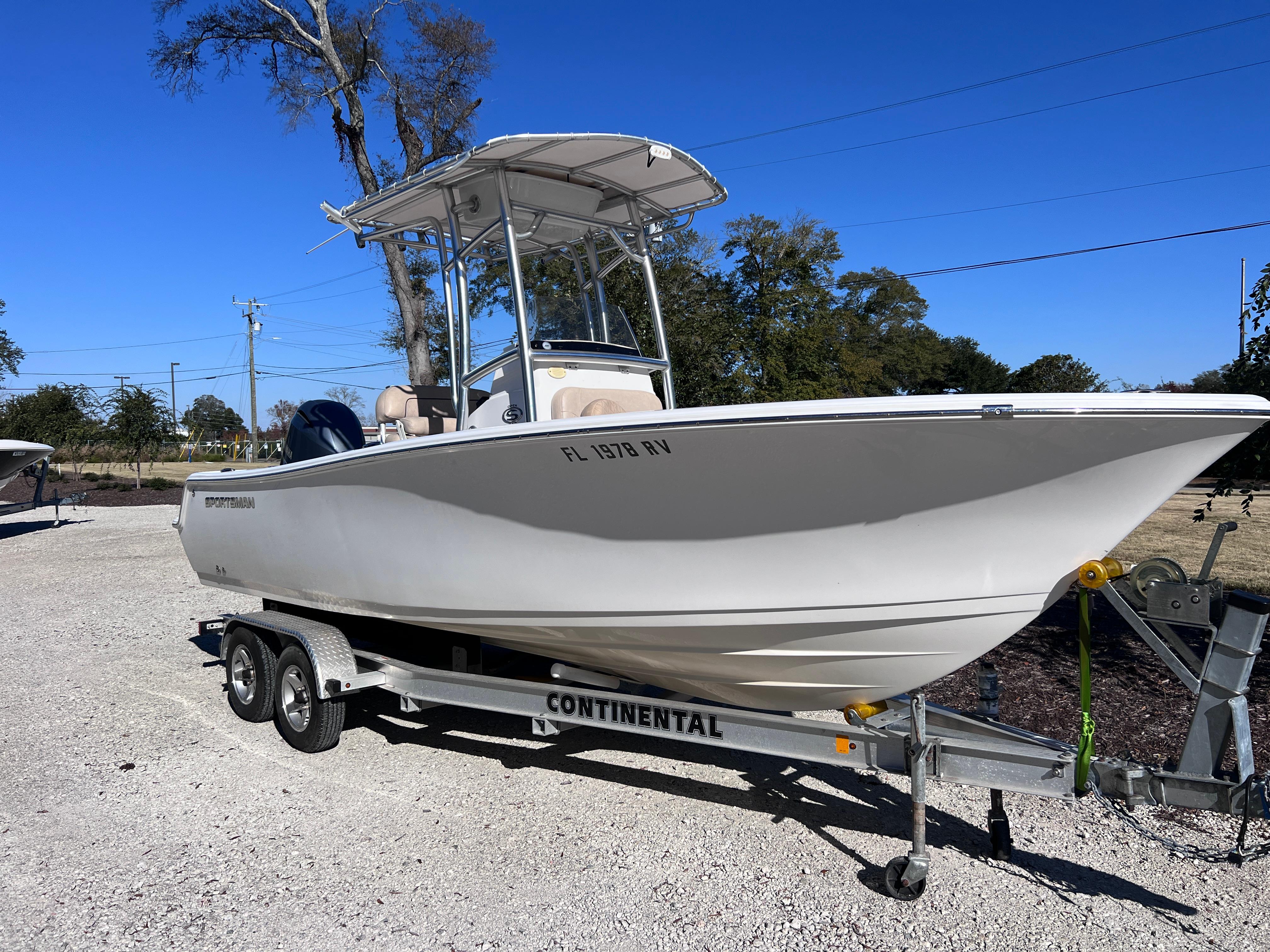 2019 Sportsman Open 212 Center Console