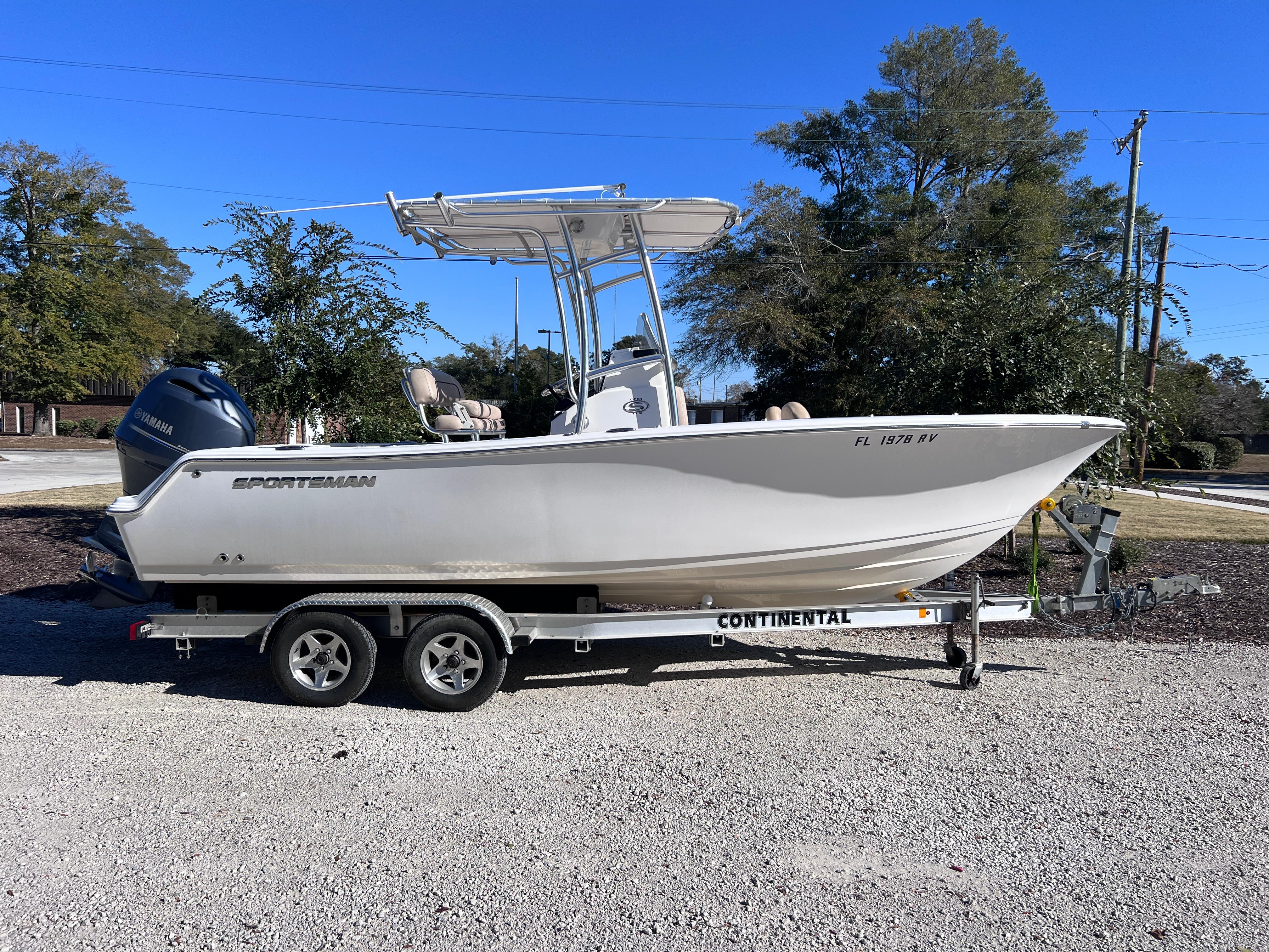 2019 Sportsman Open 212 Center Console