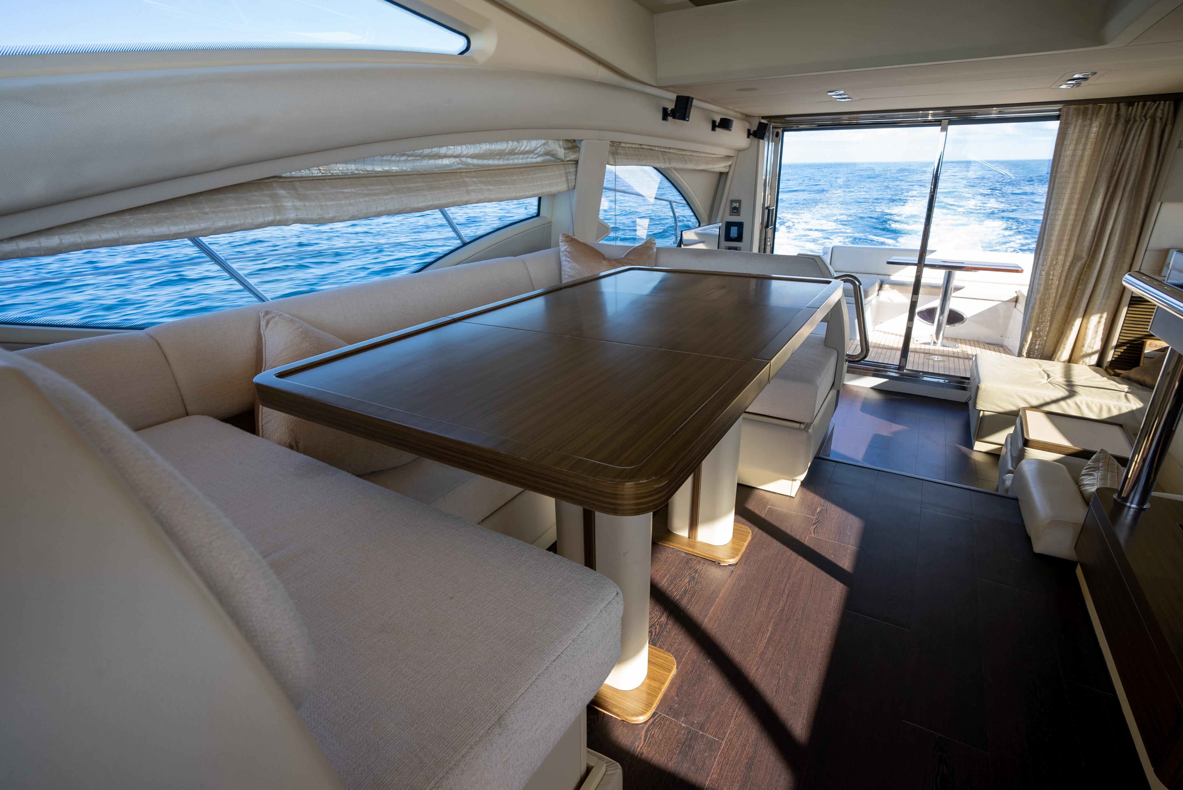 2015 Azimut 54 Flybridge