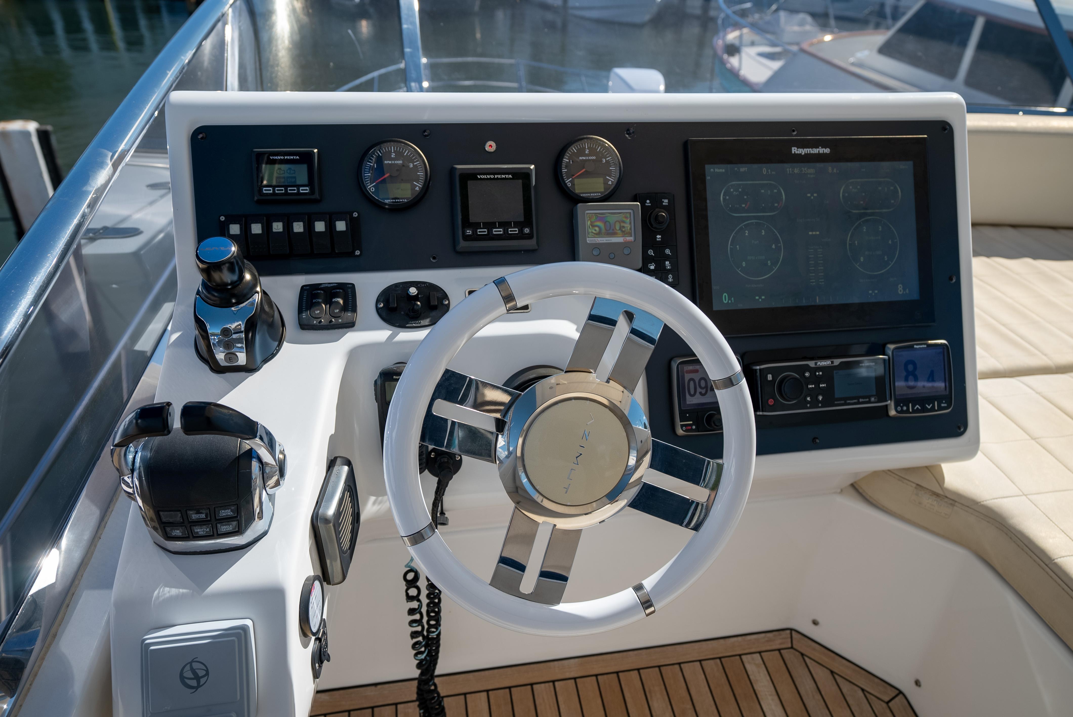 2015 Azimut 54 Flybridge