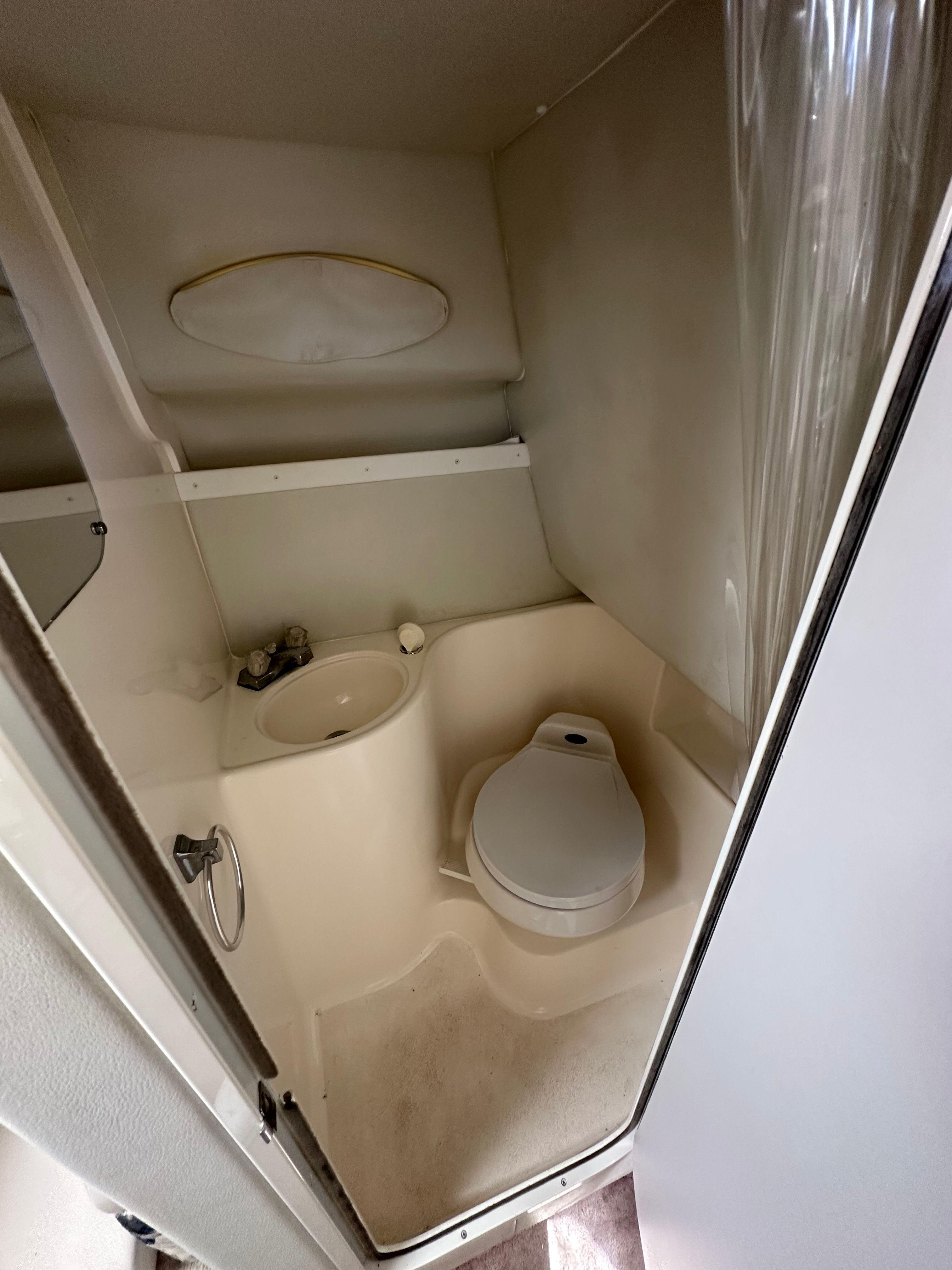 1998 Wellcraft 260-8