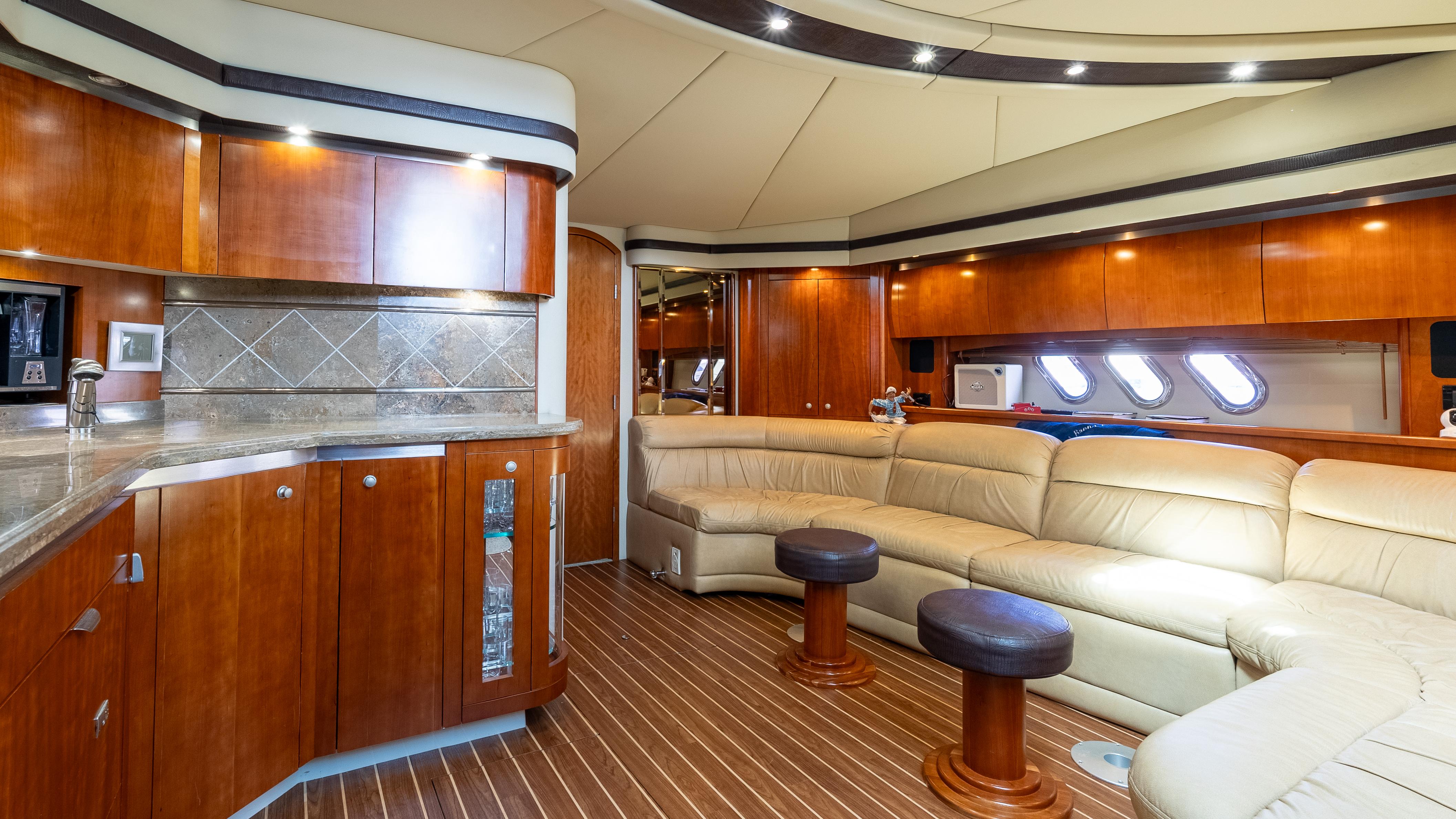 Bronx Tail Yacht Photos Pics 