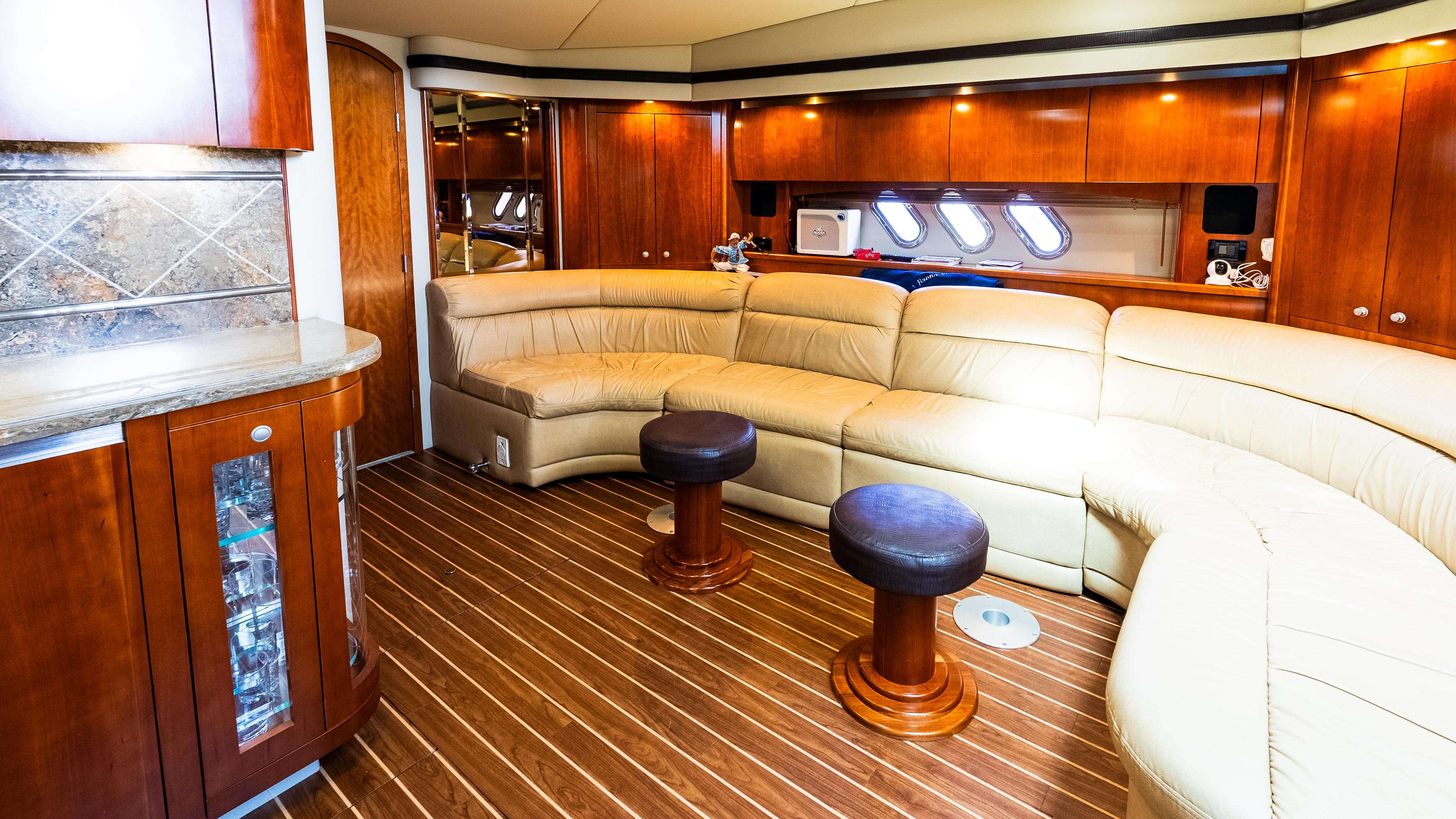 Bronx Tail Yacht Photos Pics 