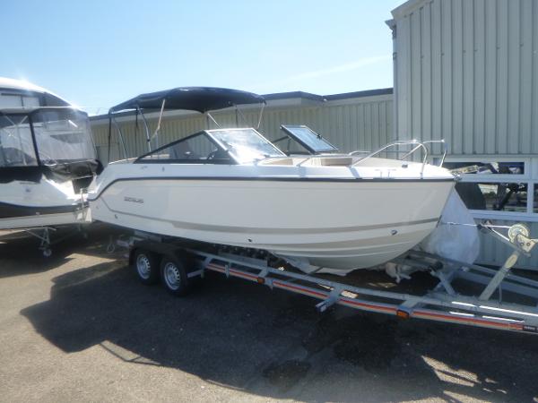Quicksilver 605 Bowrider