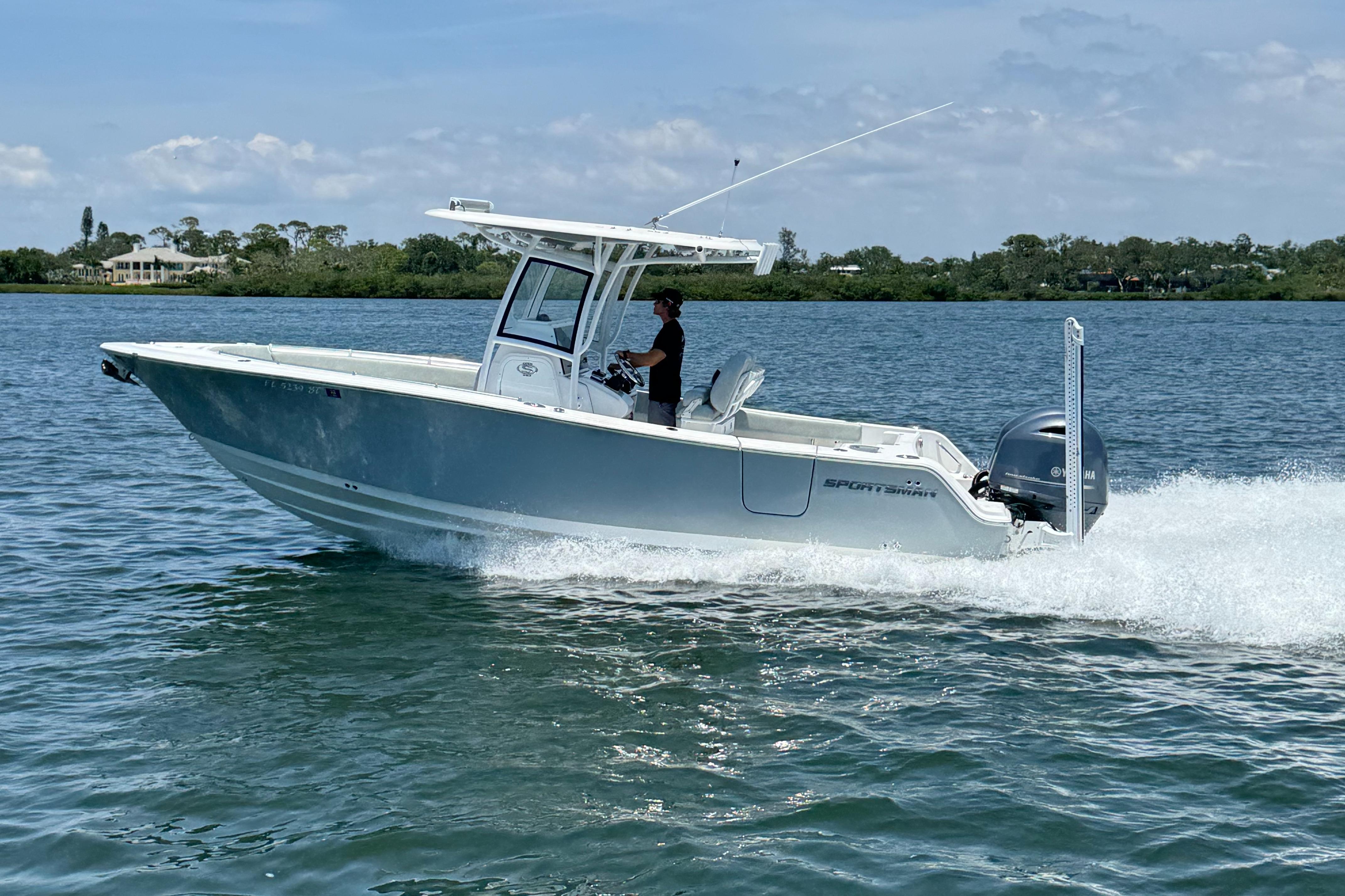 2019 Sportsman Open 252 Center Console
