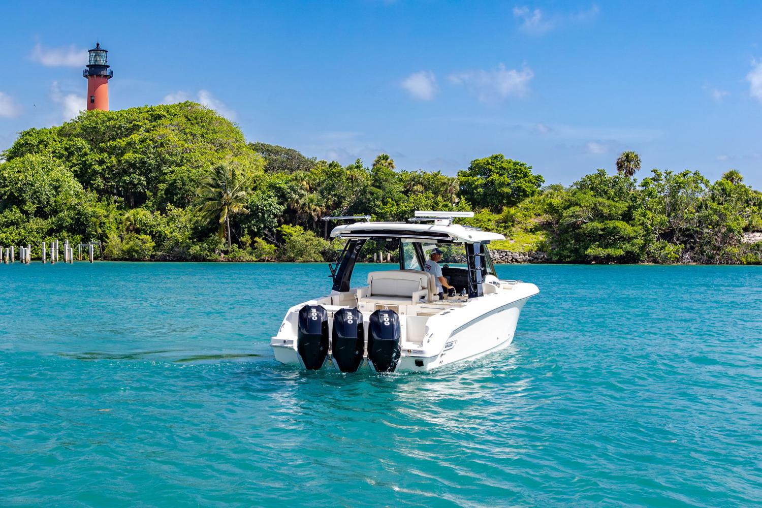 2022 Boston Whaler