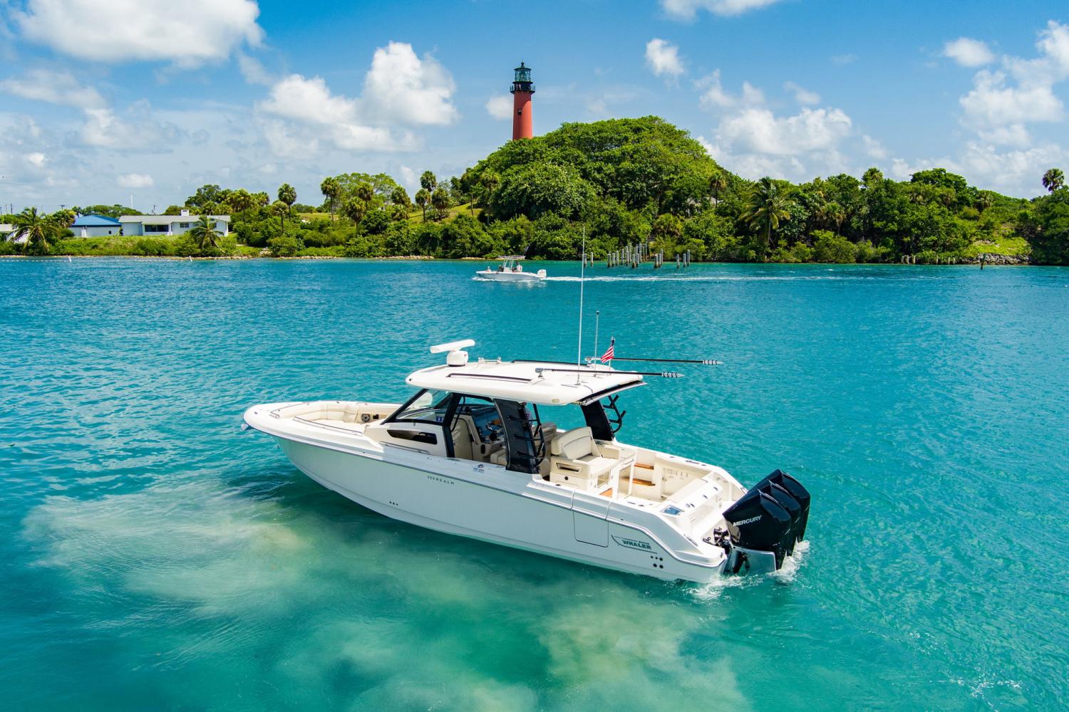 2022 Boston Whaler