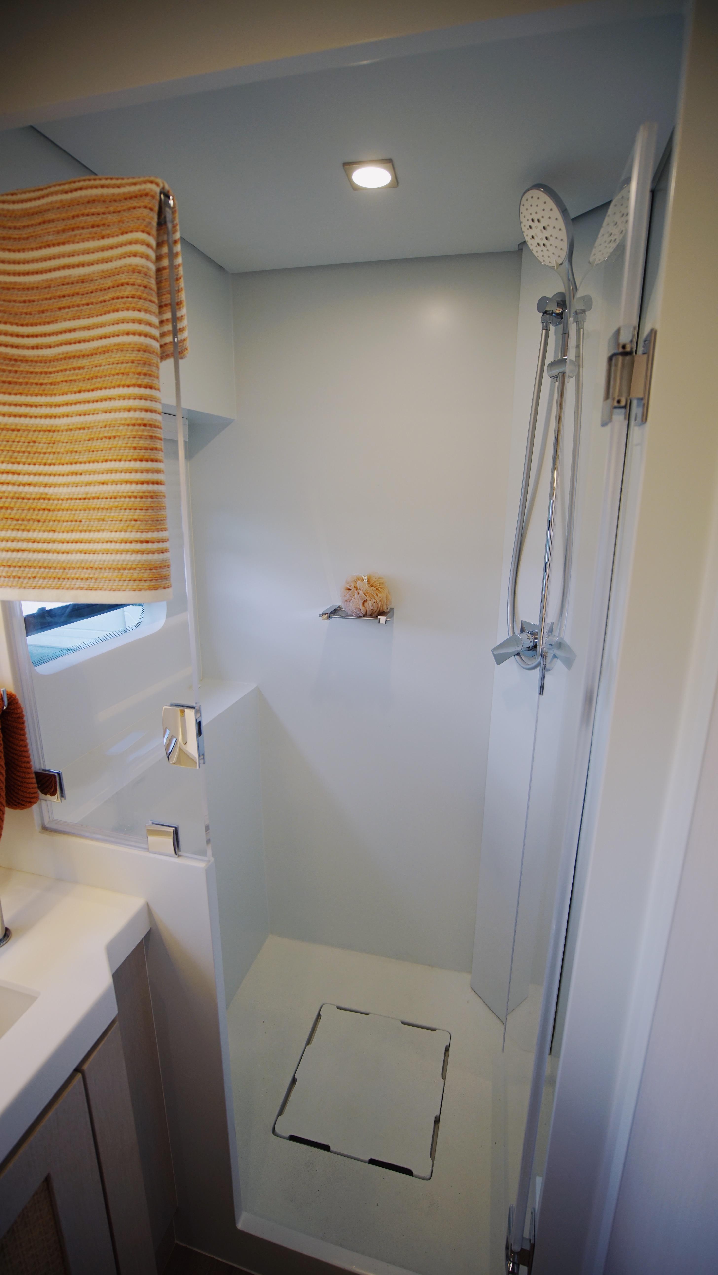 Two Oceans-555  008 2025 -FL-US-Compact modern shower in a Two Oceans 555  008, 2025 model.-9676126 | Thumbnail