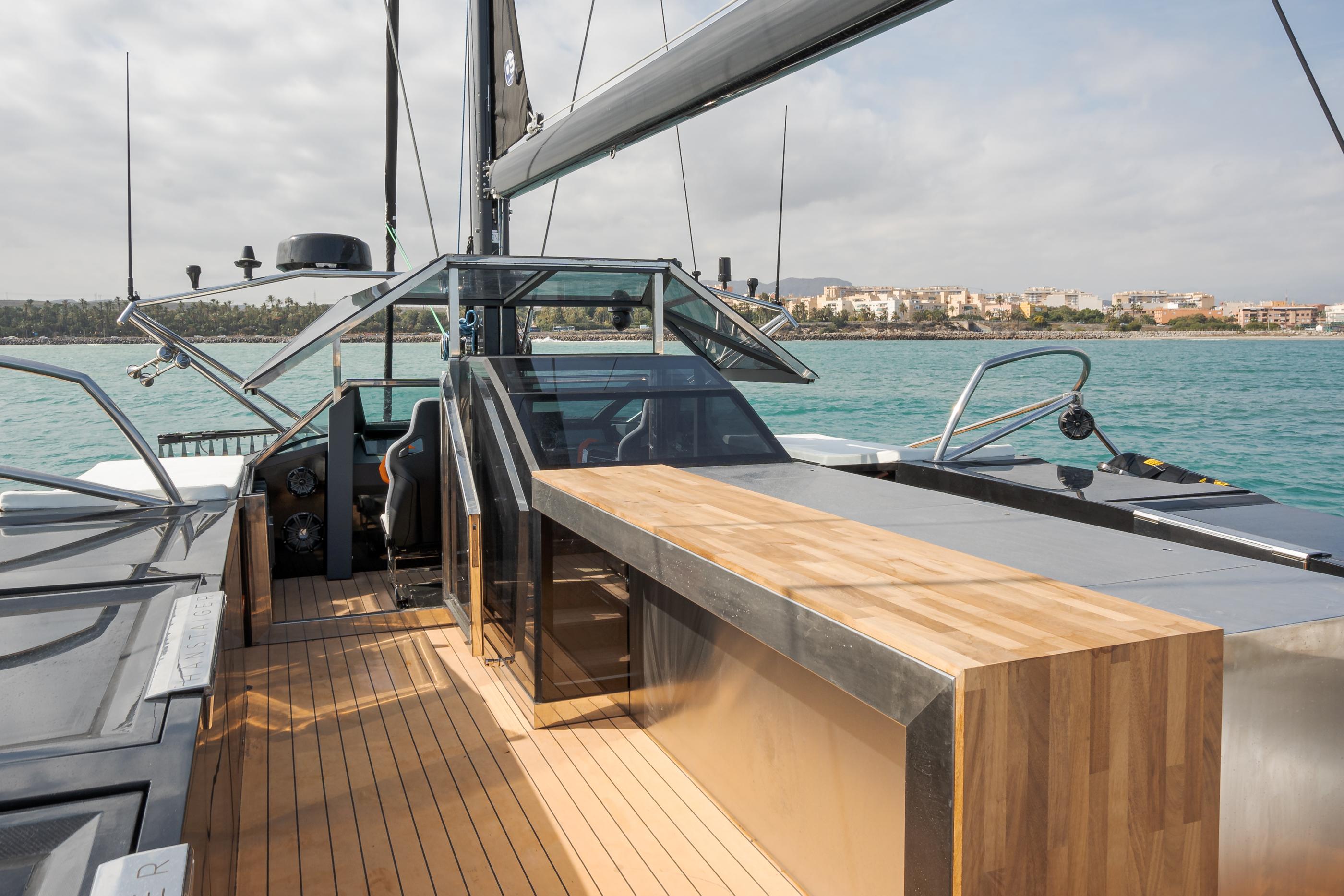Trimaran Hanstaiger X1 Multiyb Multihull Yacht Brokerage