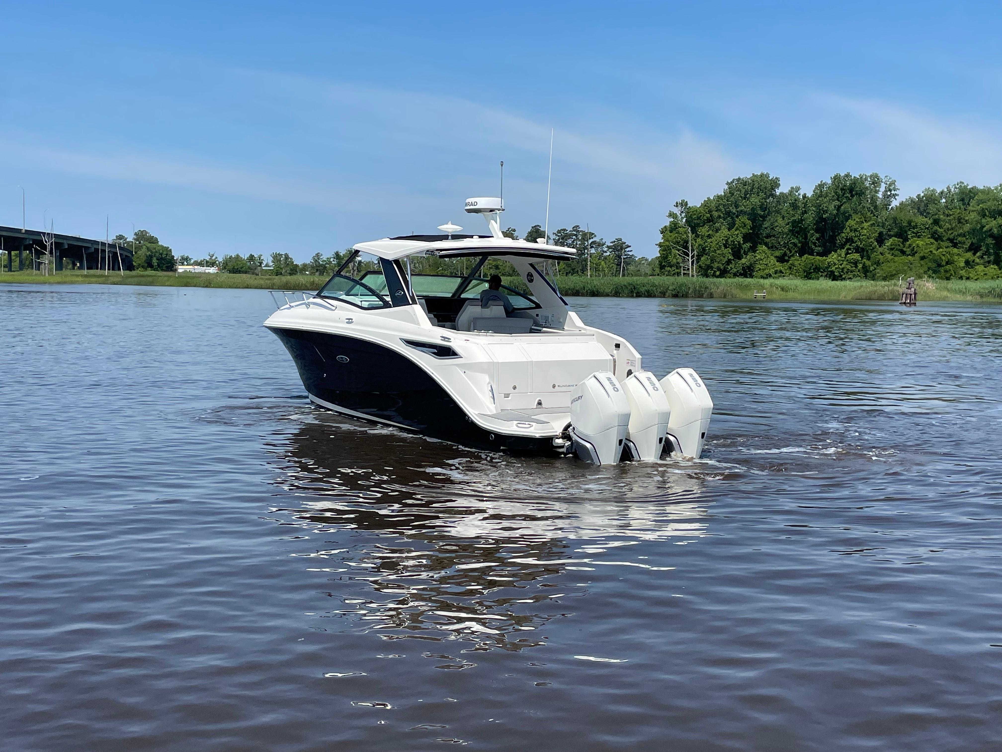 2020 Sea Ray Sundancer 320 OB