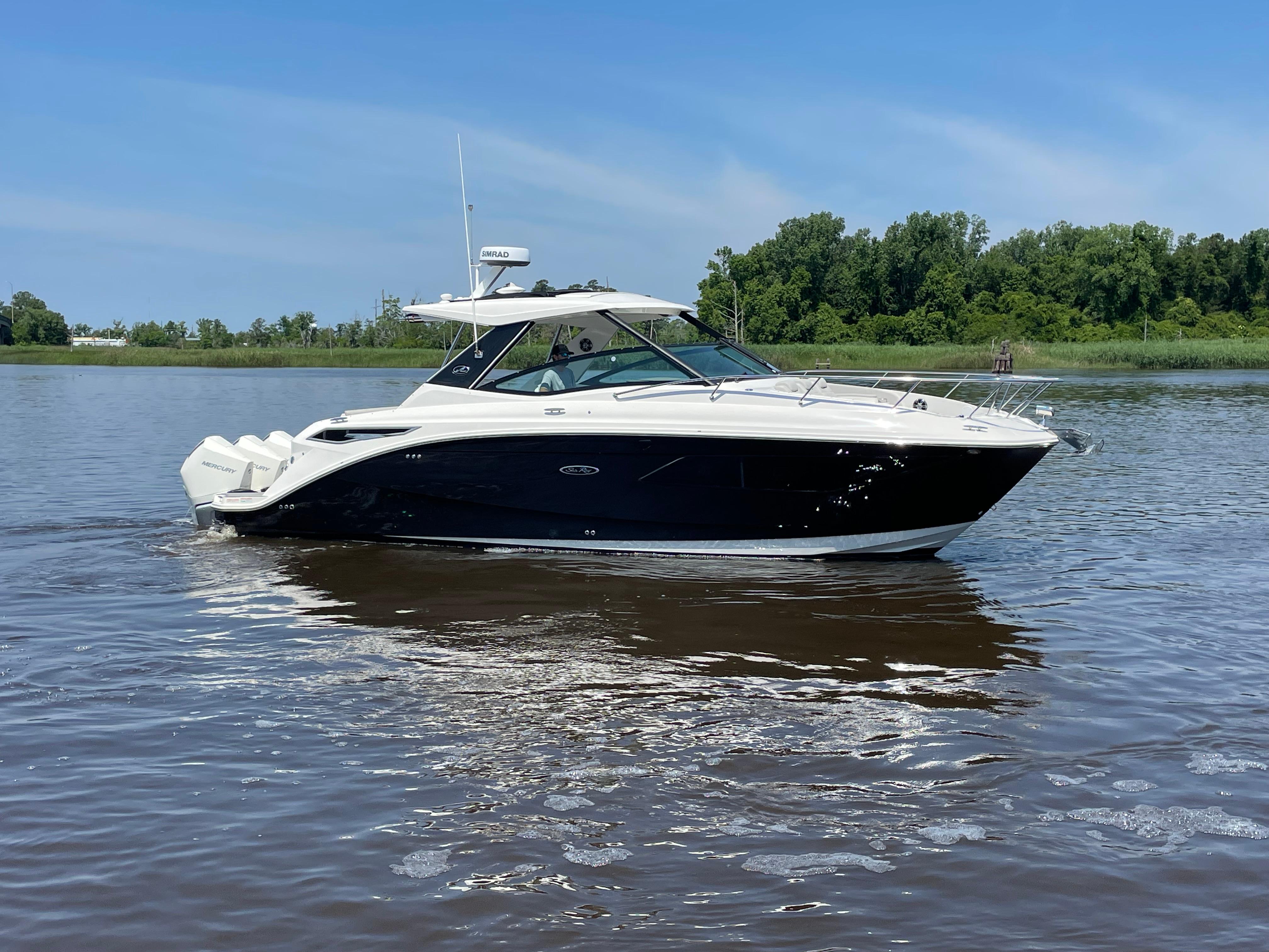 2020 Sea Ray Sundancer 320 OB