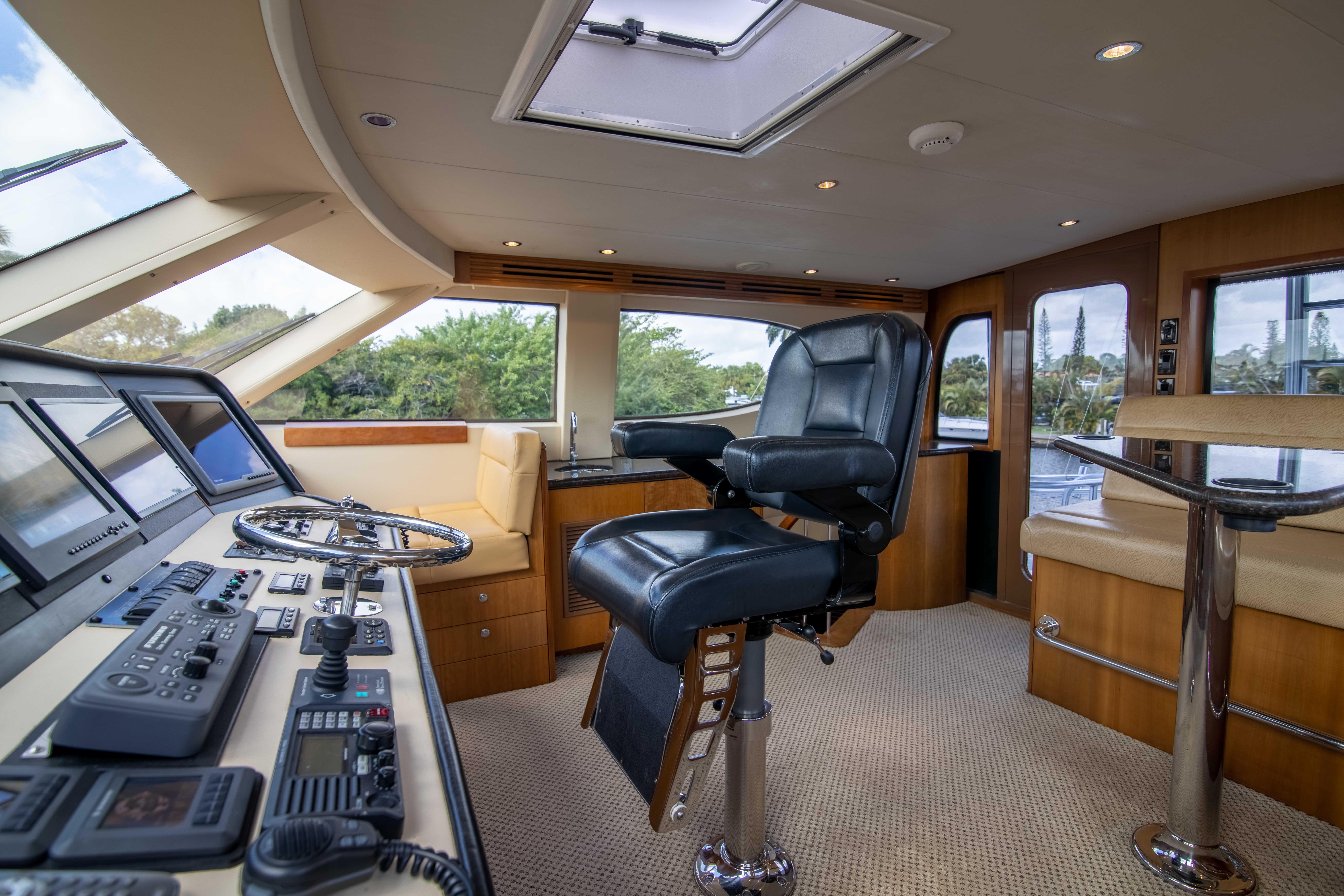 Hatteras 68 Iona Louise - Enclosed Bridge, Helm Seat and Electronics