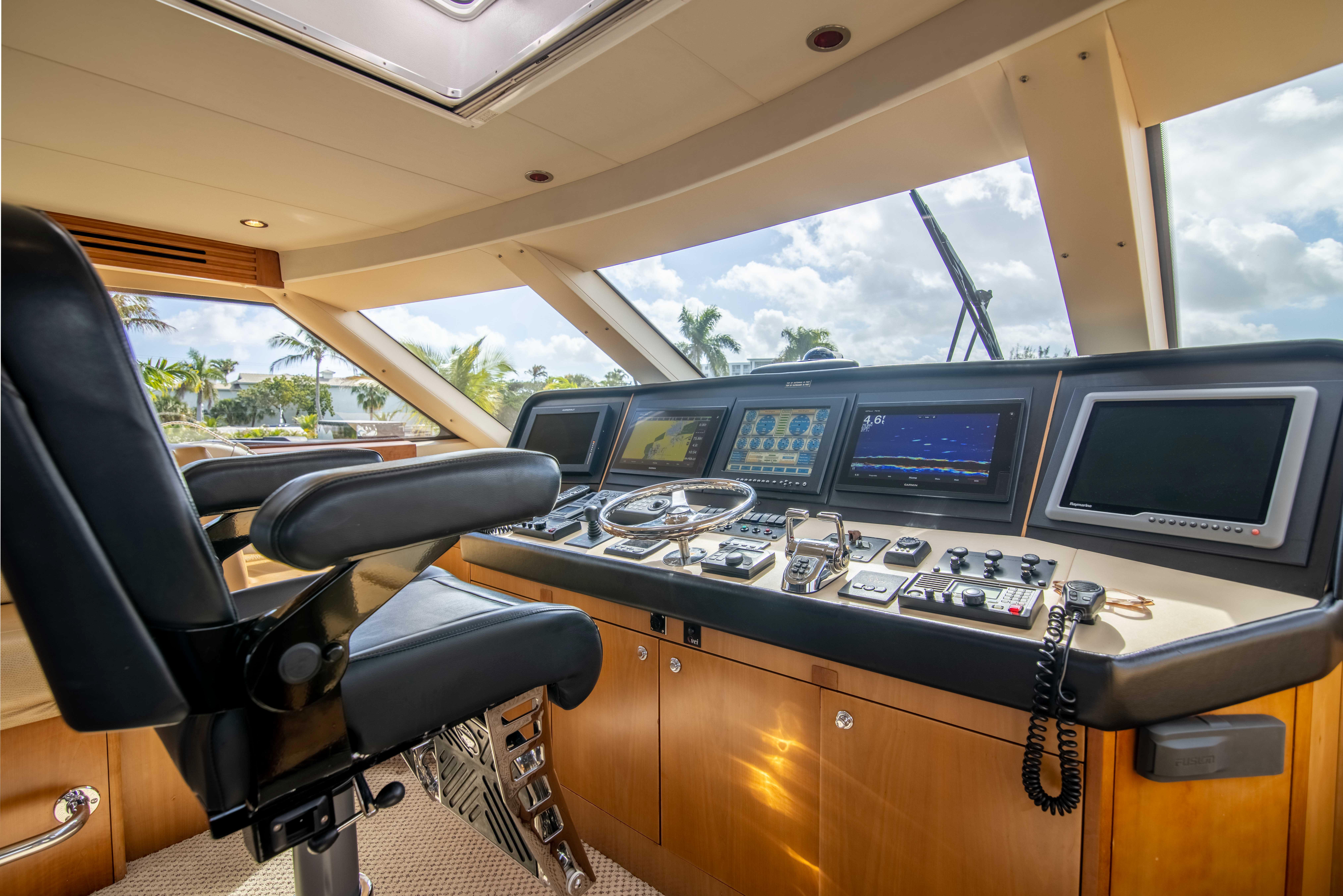 Hatteras 68 Iona Louise - Enclosed Bridge, Helm Seat and Electronics