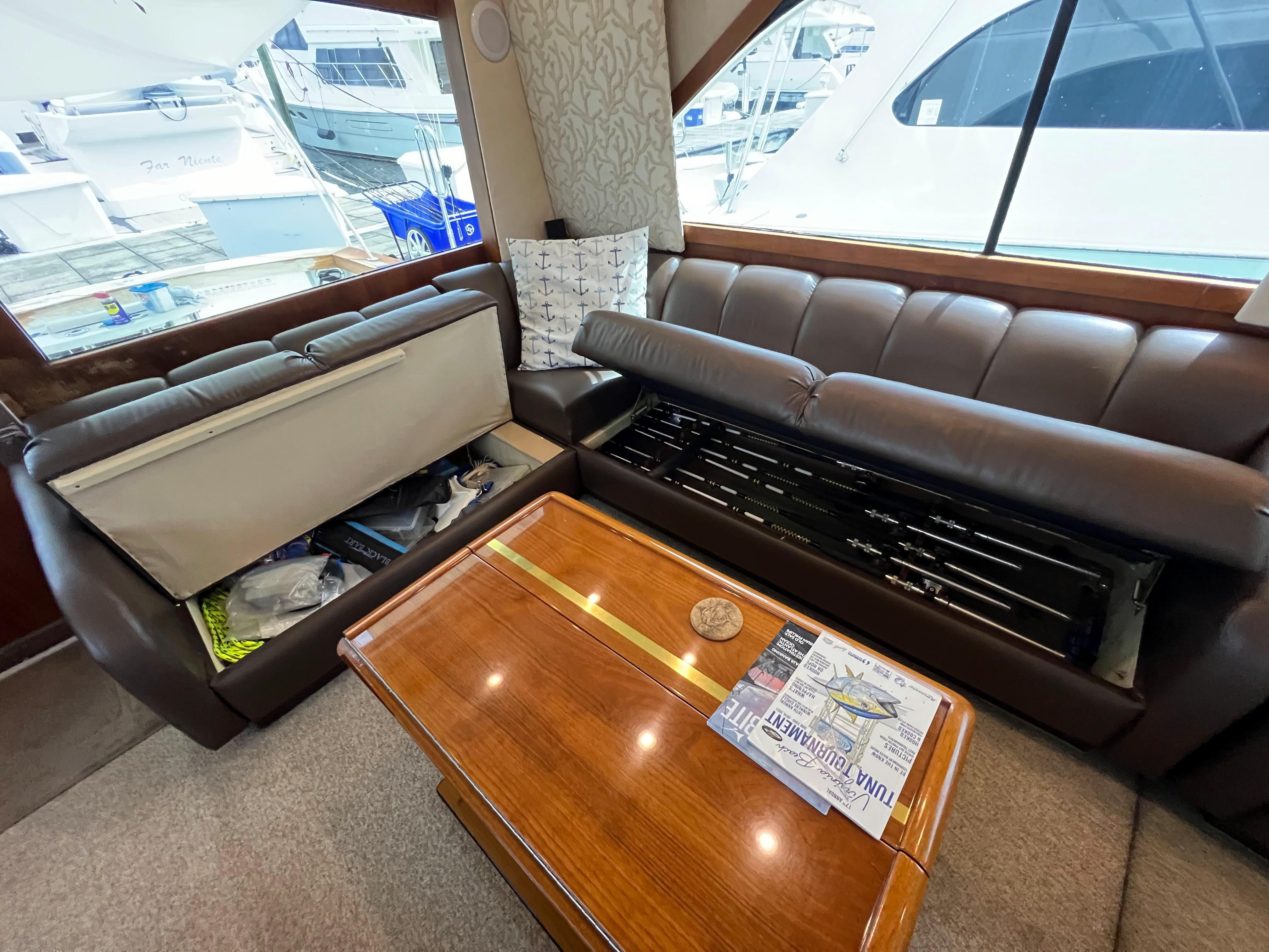 Ocean Yachts 53 Convertible-Salon