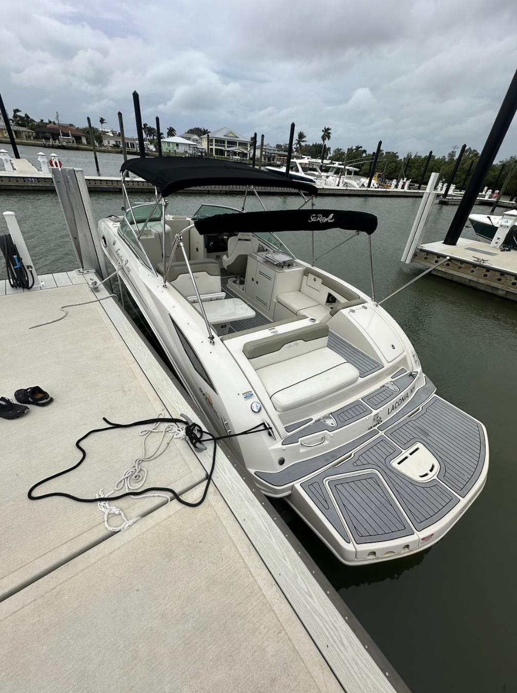 2008 Sea Ray 290 Sundeck