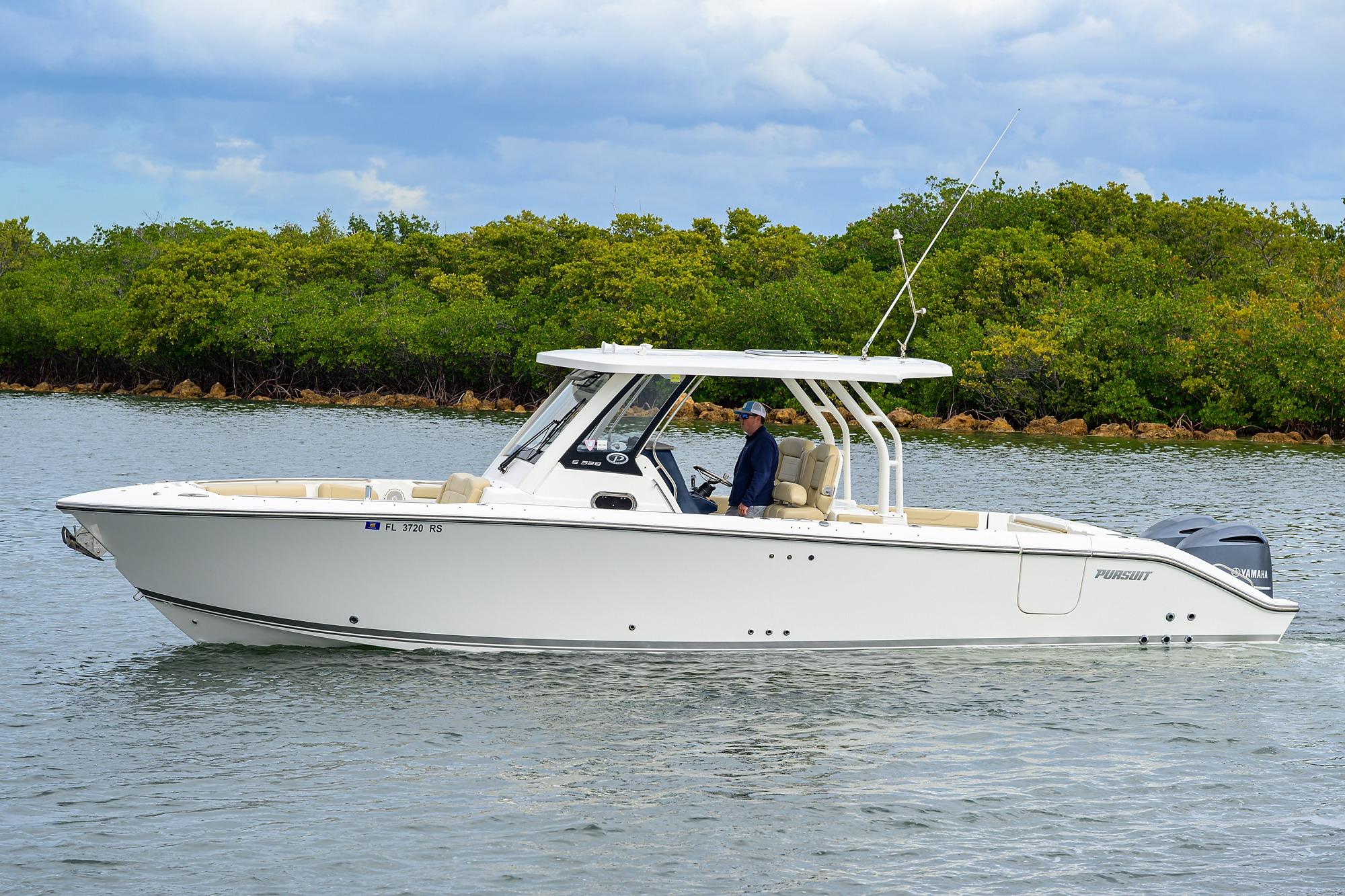 2019 Pursuit S 328 Sport