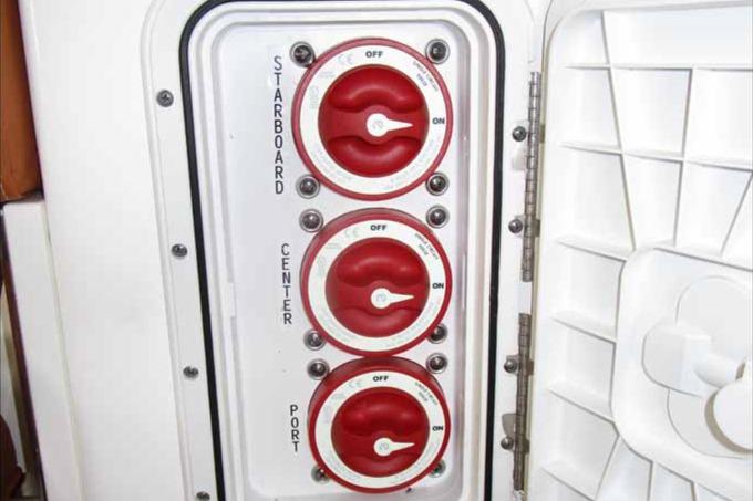 Engine Battery Switches