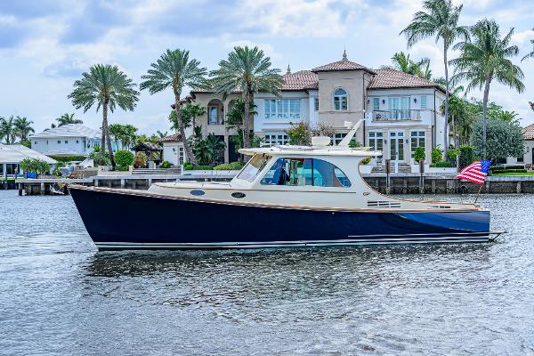 Photo of 2017 Hinckley 37'