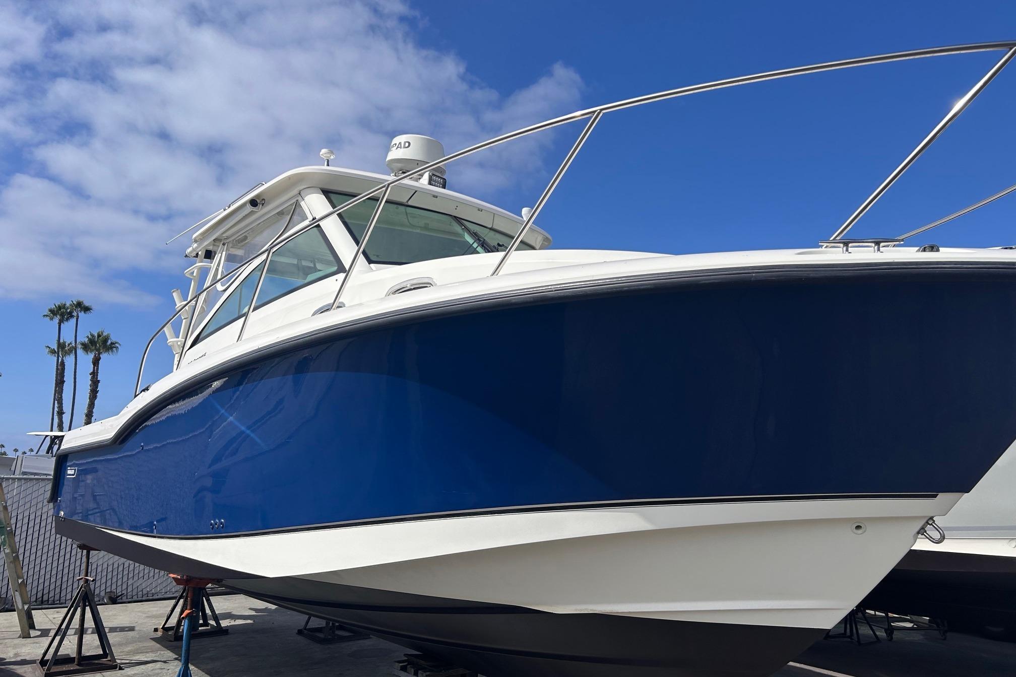 2016 Boston Whaler 315 Conquest #TDH1898 inventory image at Sun Country Marine Group, Newport Beach