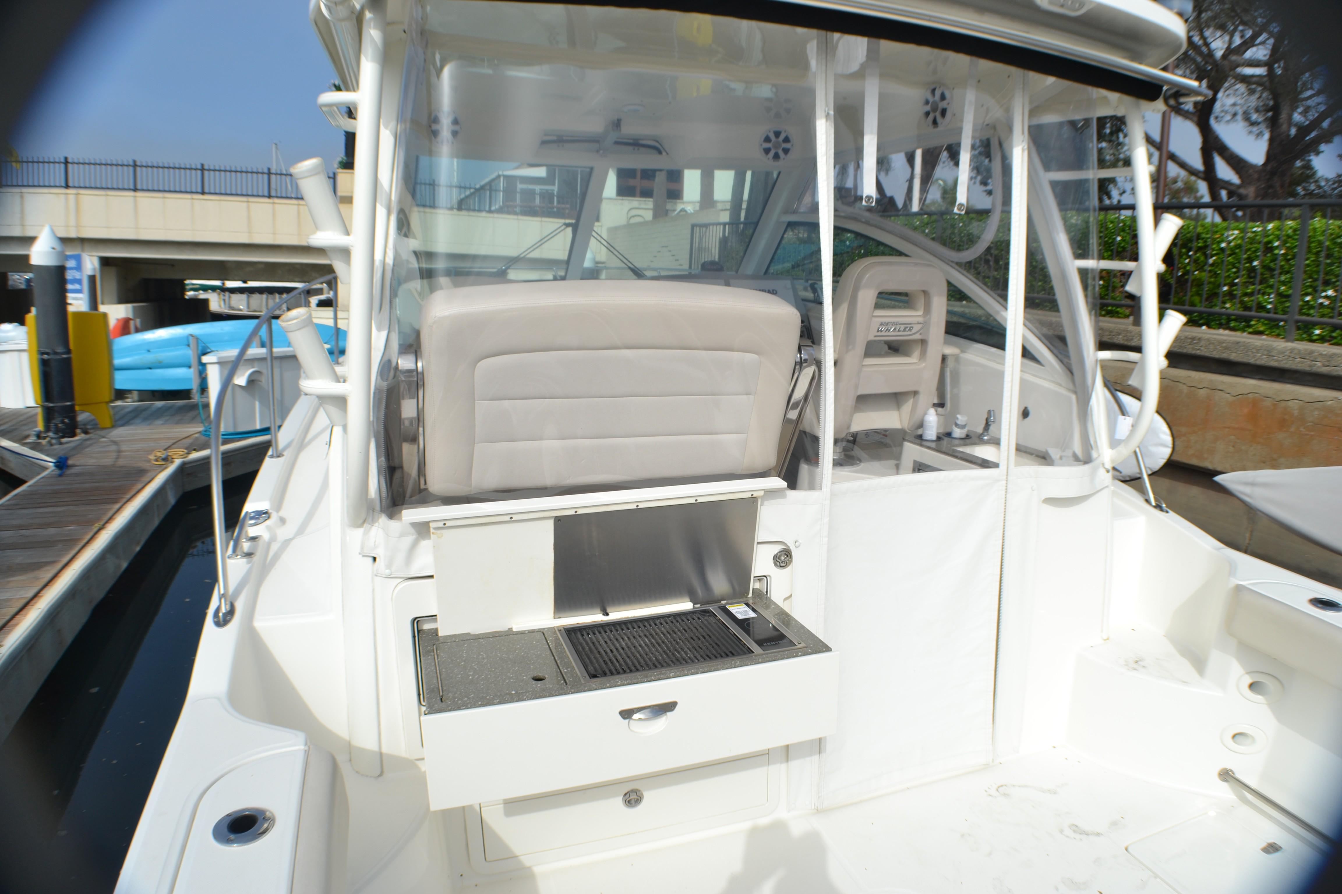 2016 Boston Whaler 315 Conquest #TDH1898 inventory image at Sun Country Marine Group, Newport Beach