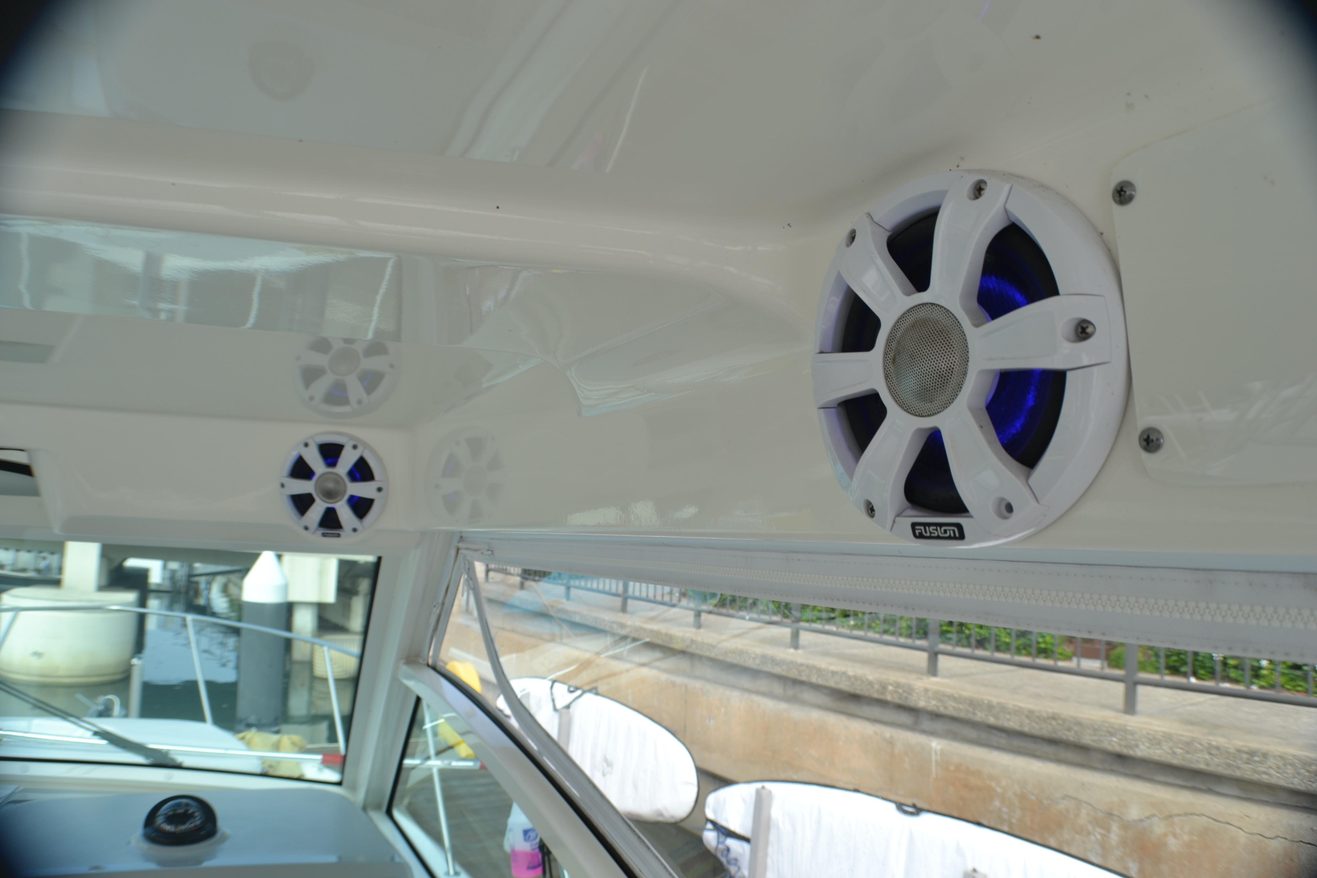 2016 Boston Whaler 315 Conquest #TDH1898 inventory image at Sun Country Marine Group, Newport Beach