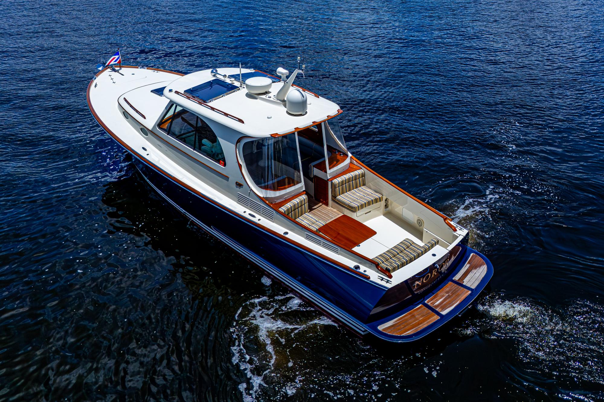 2016-hinckley-picnic-boat-37mkiii-power-9846154-20250620110103190-1