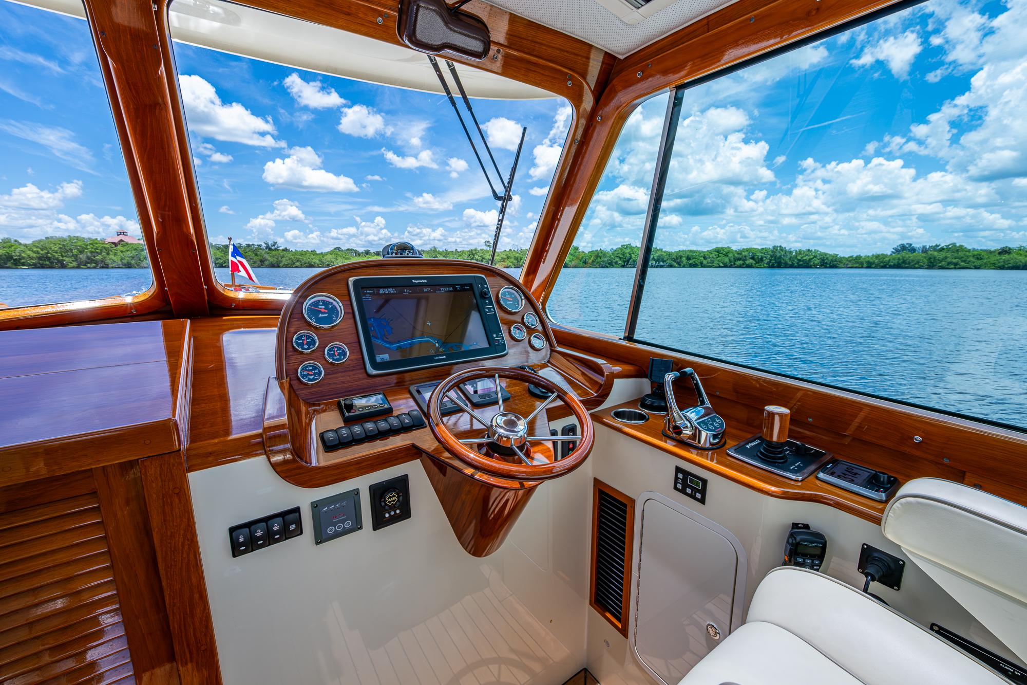 2016-hinckley-picnic-boat-37mkiii-power-9846154-20250620110348044-1