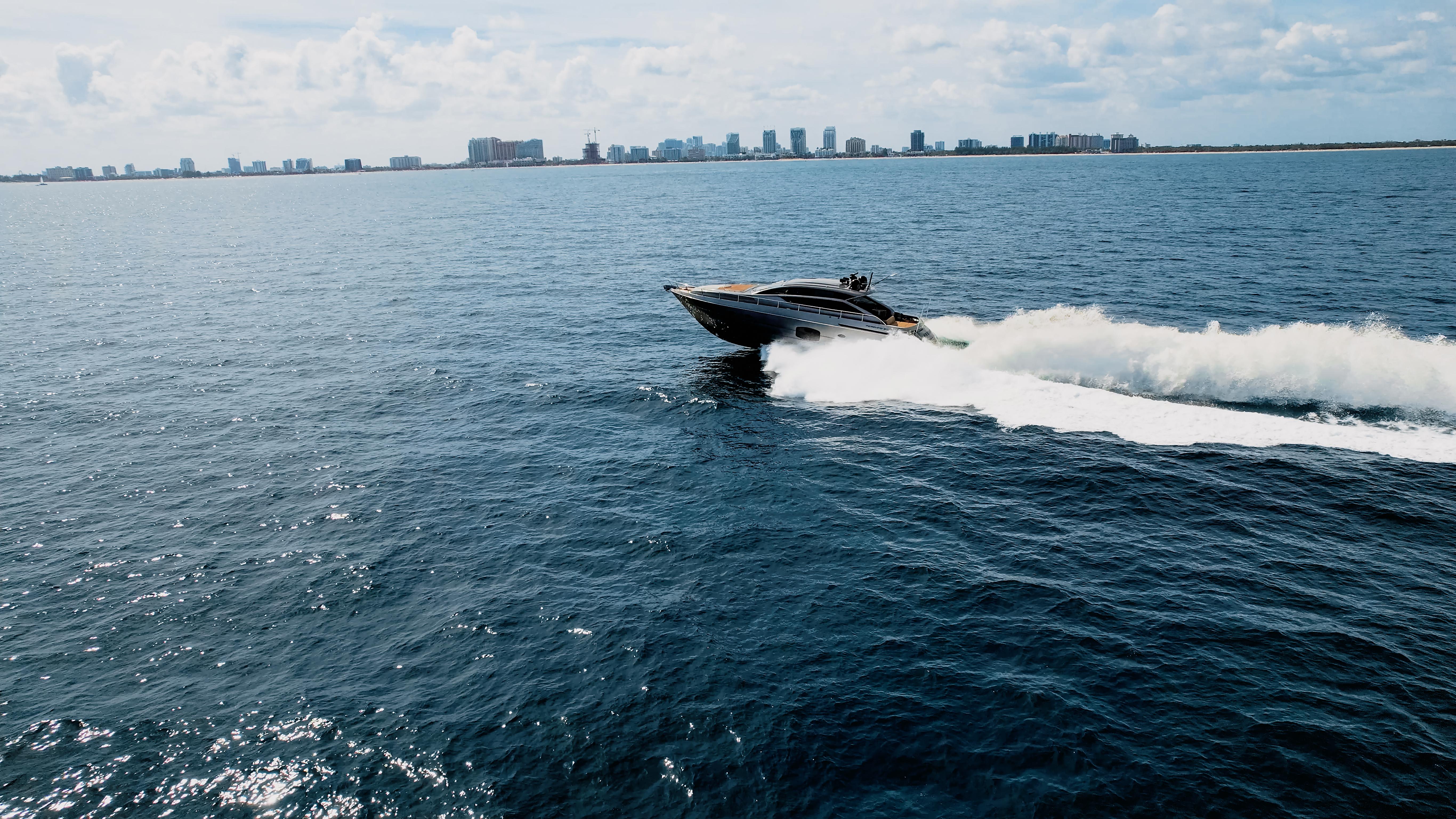 2014-pershing-62-power-9746155-20250430065907677-1_XLARGE