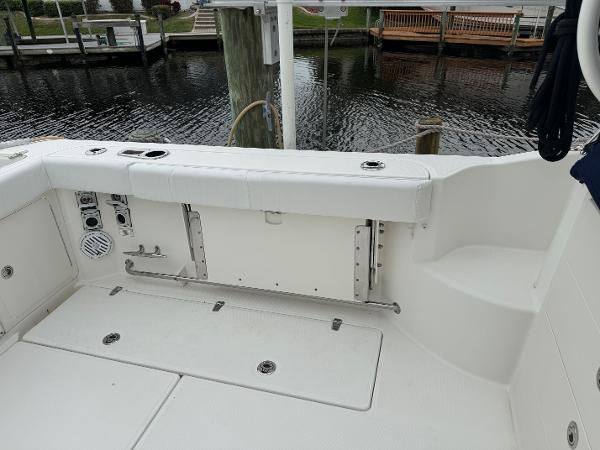 31' Boston Whaler, Listing Number 100916514, Image No. 9