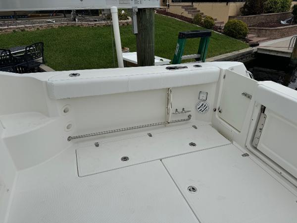 31' Boston Whaler, Listing Number 100916514, - Photo No. 10