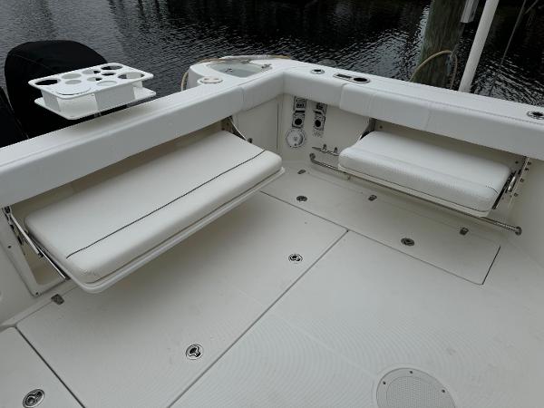 31' Boston Whaler, Listing Number 100916514, Image No. 11