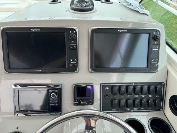 31' Boston Whaler, Listing Number 100916514, - Photo No. 13