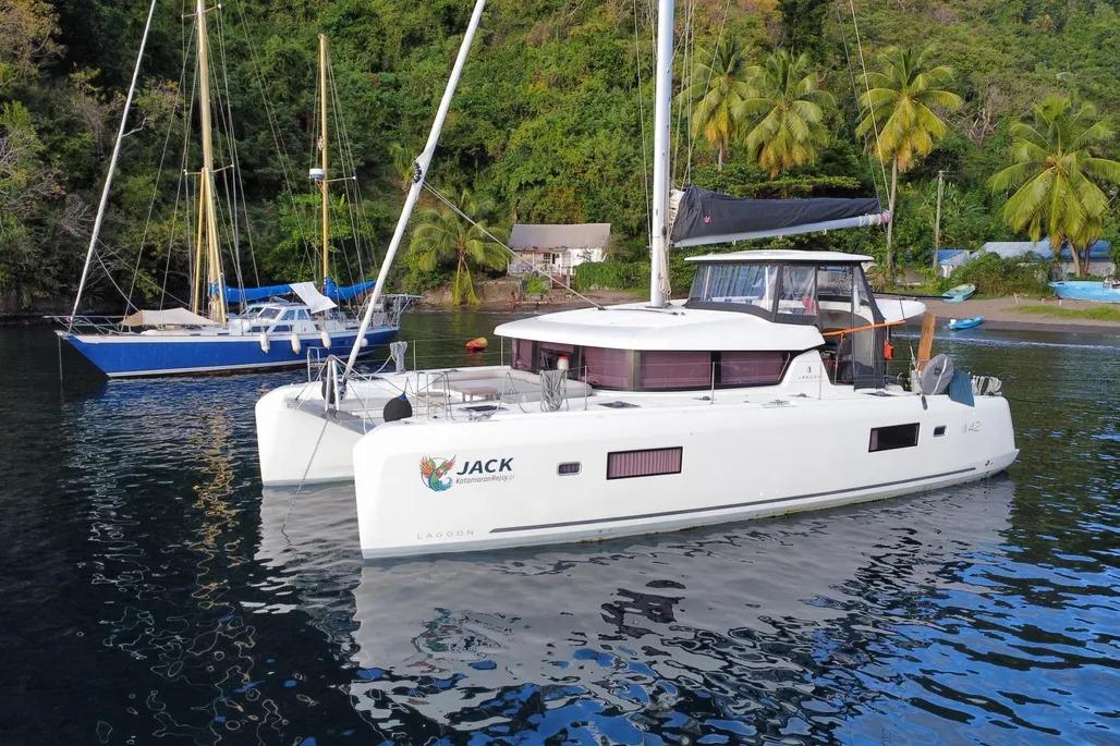 Lagoon 42