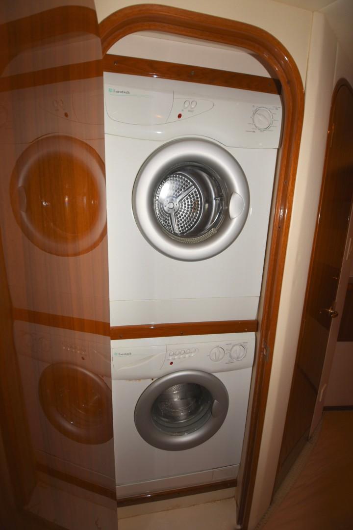 2005 Viking 74 EB