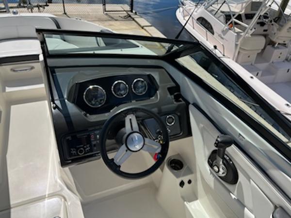 19' Sea Ray, Listing Number 100892762, - Photo No. 3
