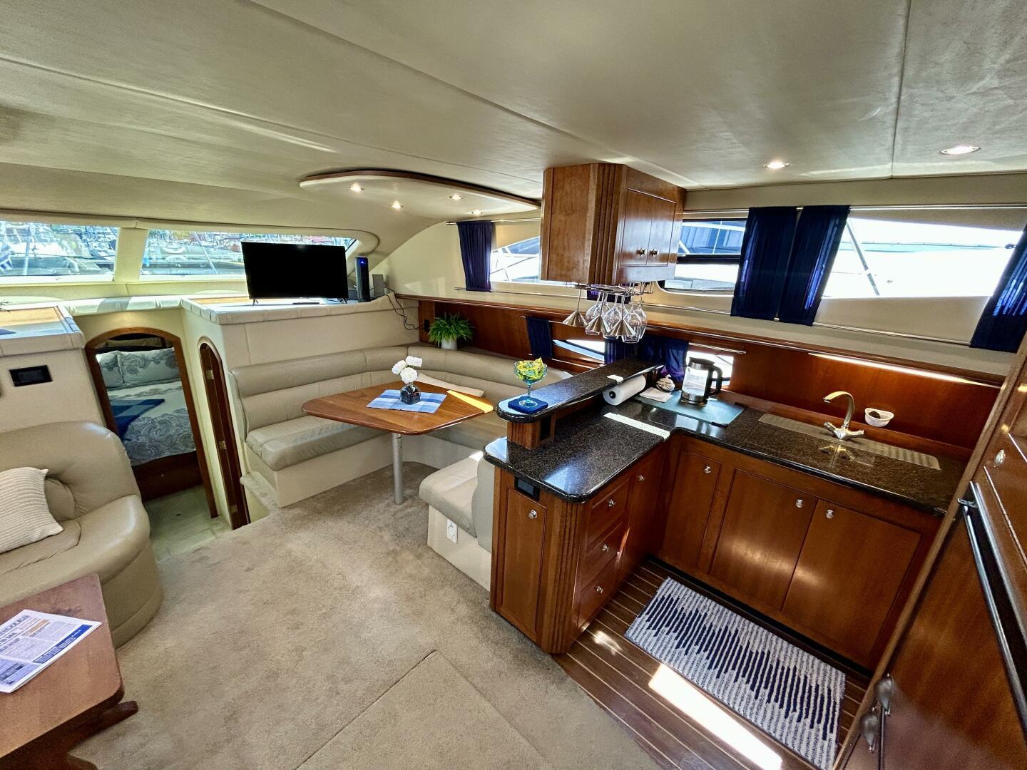 2005-cruisers-yachts-455-express-motor-yacht-power-9726173-20250513092502311-1_XLARGE
