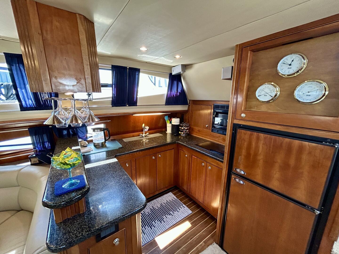 2005-cruisers-yachts-455-express-motor-yacht-power-9726173-20250513092506351-1_XLARGE