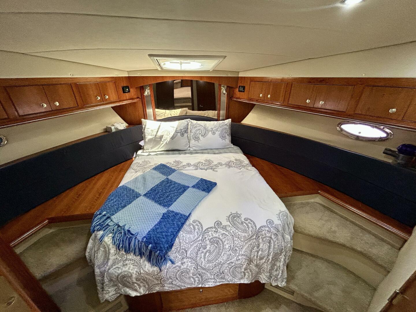 2005-cruisers-yachts-455-express-motor-yacht-power-9726173-20250513092609186-1_XLARGE