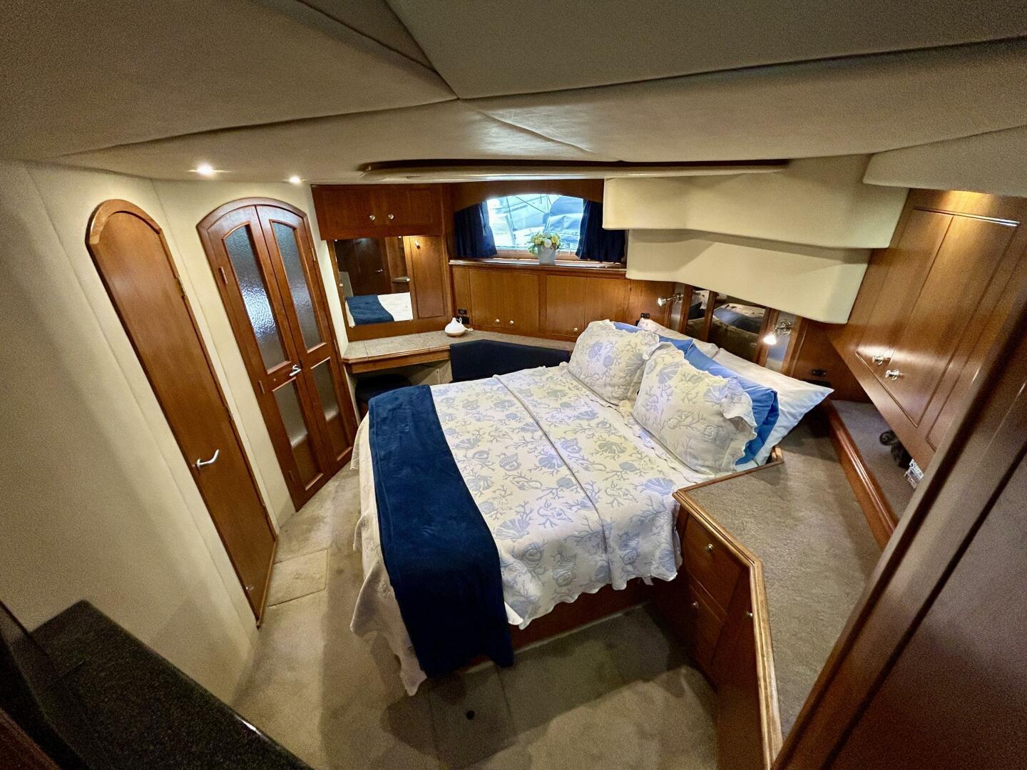 2005-cruisers-yachts-455-express-motor-yacht-power-9726173-20250513092623381-1_XLARGE