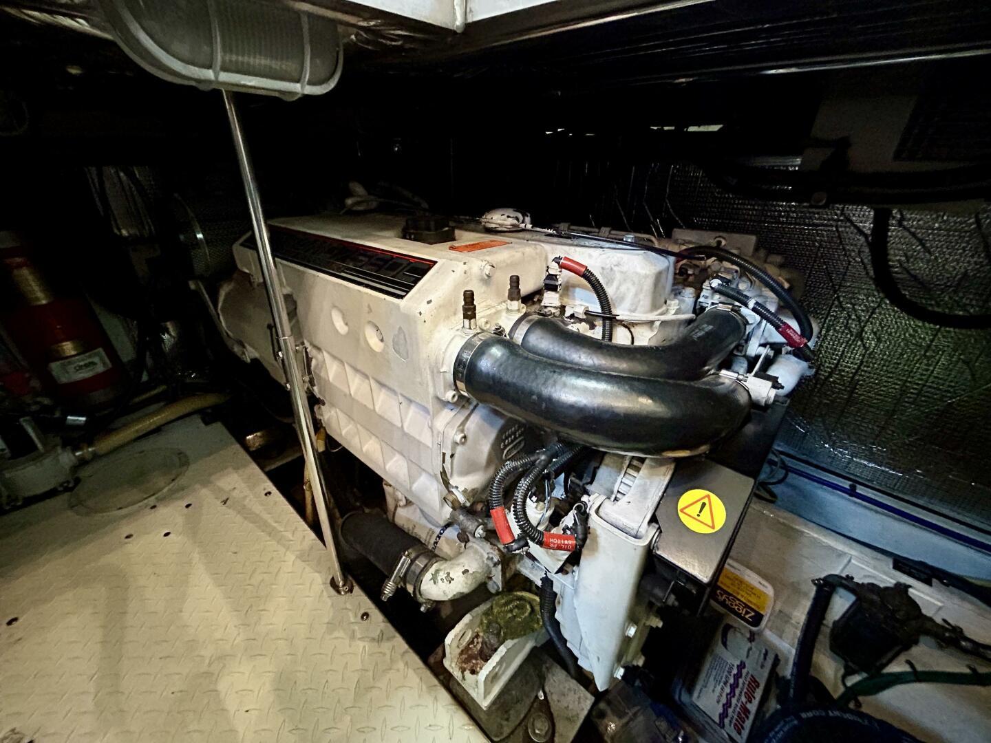 2005-cruisers-yachts-455-express-motor-yacht-power-9726173-20250513092657494-1_XLARGE