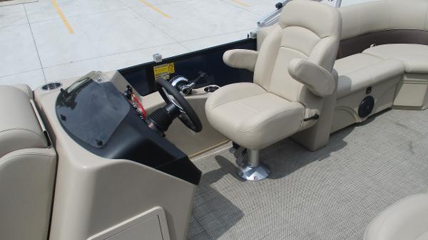 2021 Bentley boat for sale, model of the boat is 200 Navigator & Image # 14 of 60
