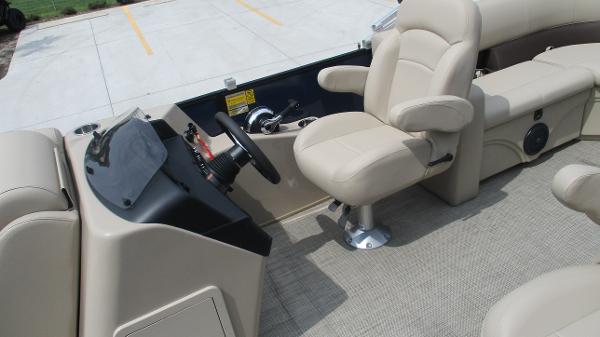 2021 Bentley boat for sale, model of the boat is 200 Navigator & Image # 15 of 60