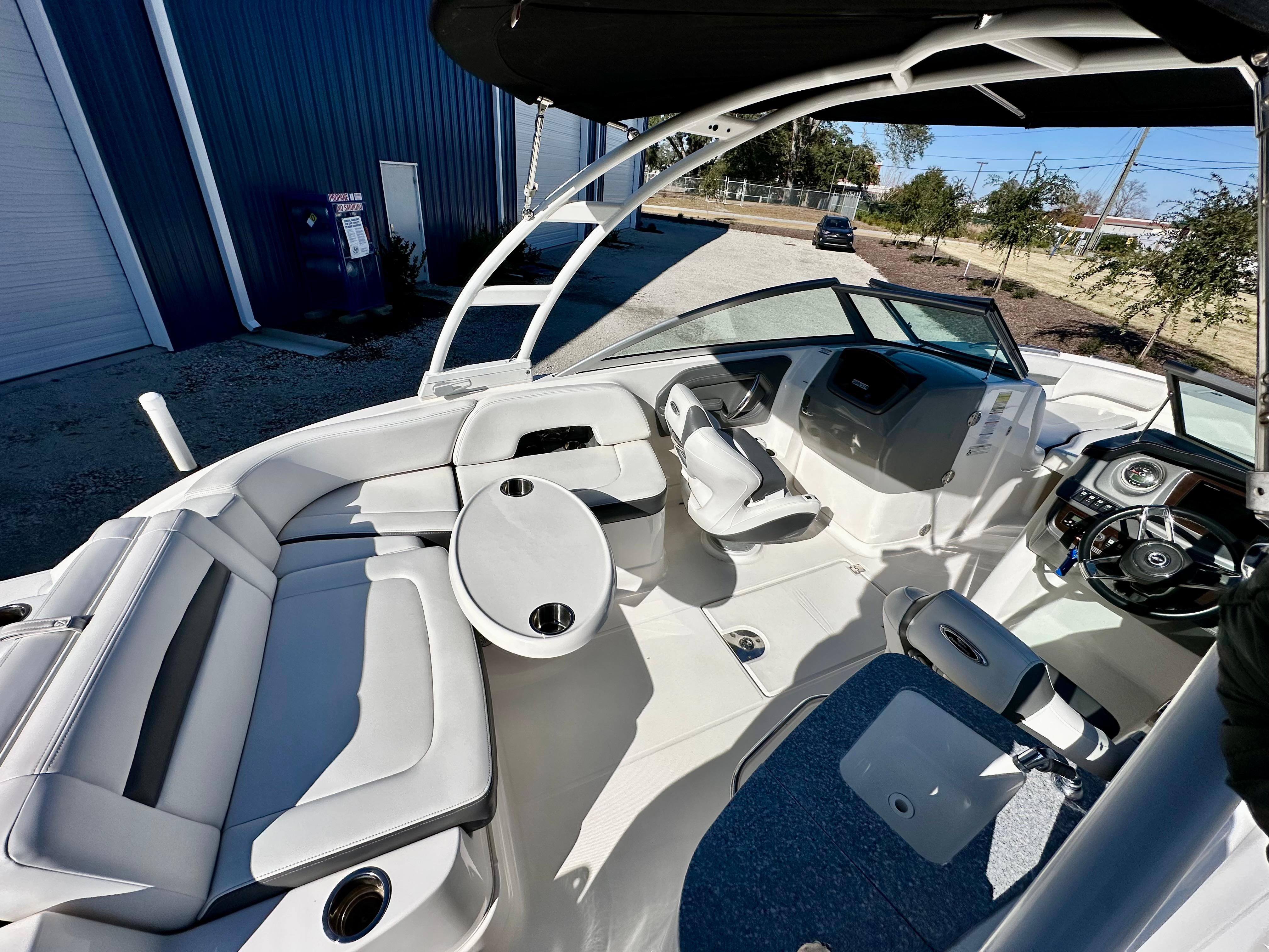 2016 Chaparral 244 Sunesta