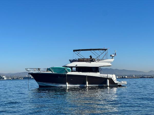 2017 Jeanneau Velasco 43F
